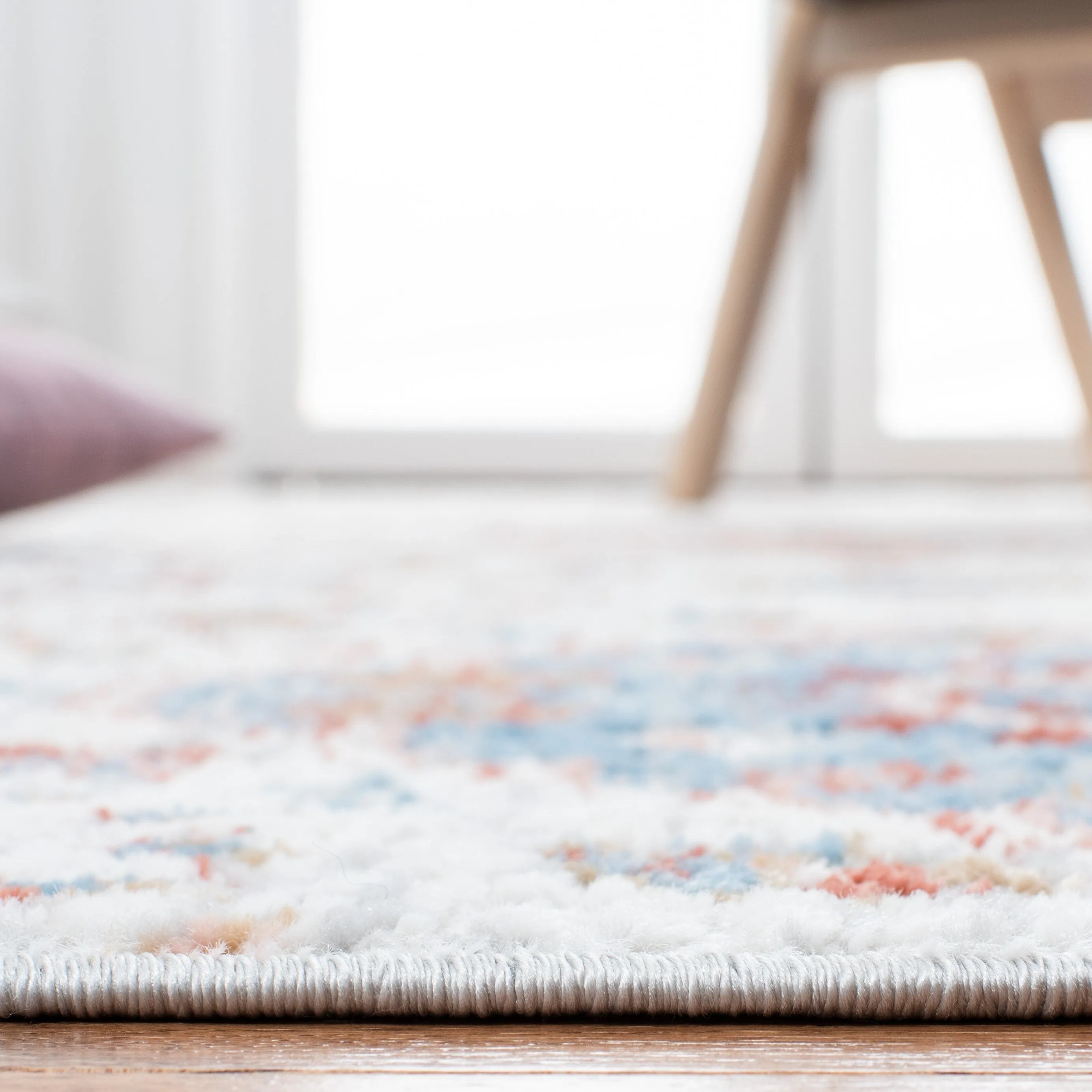 SAFAVIEH Shivan Henka Floral Rug