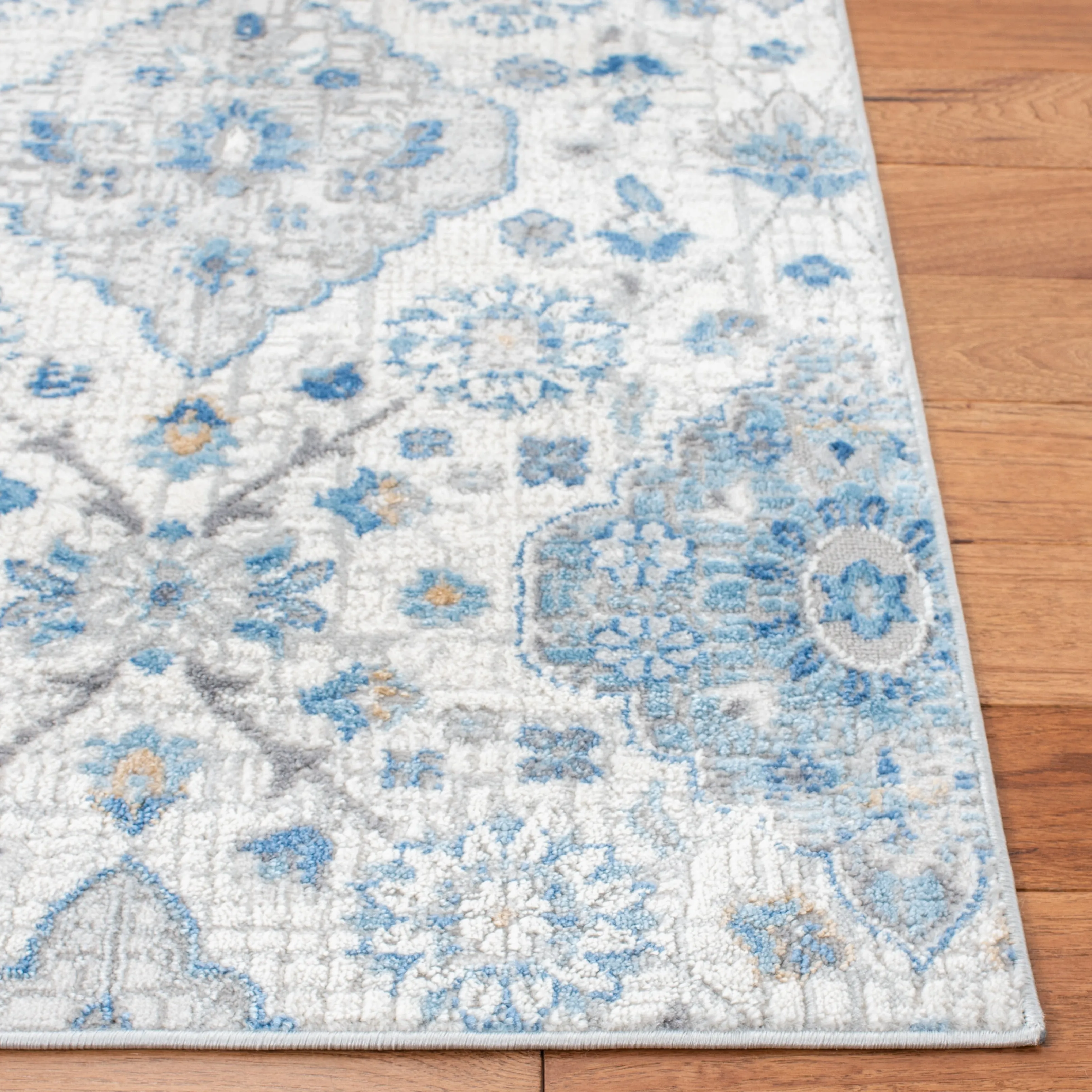 SAFAVIEH Shivan Henka Floral Rug