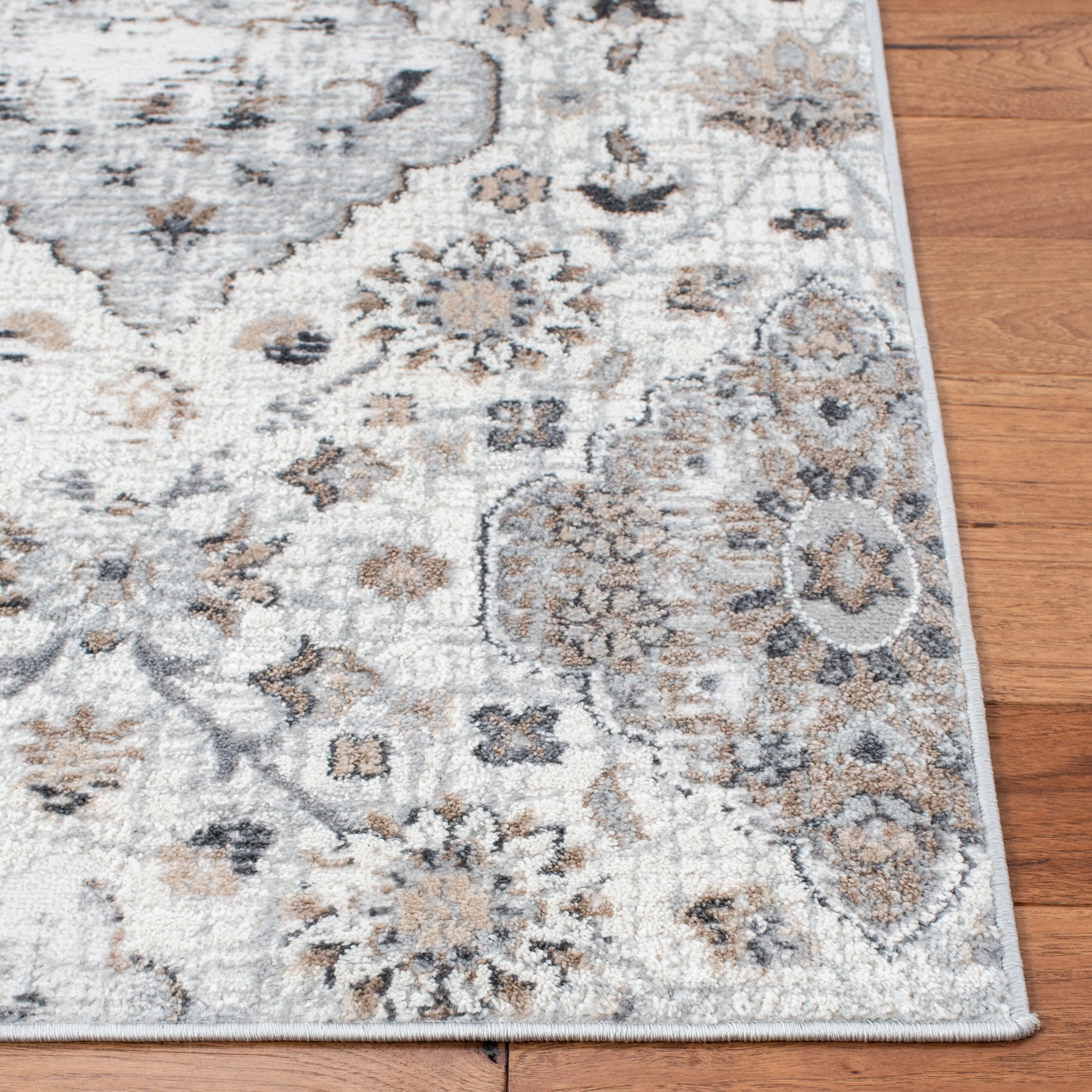 SAFAVIEH Shivan Henka Floral Rug