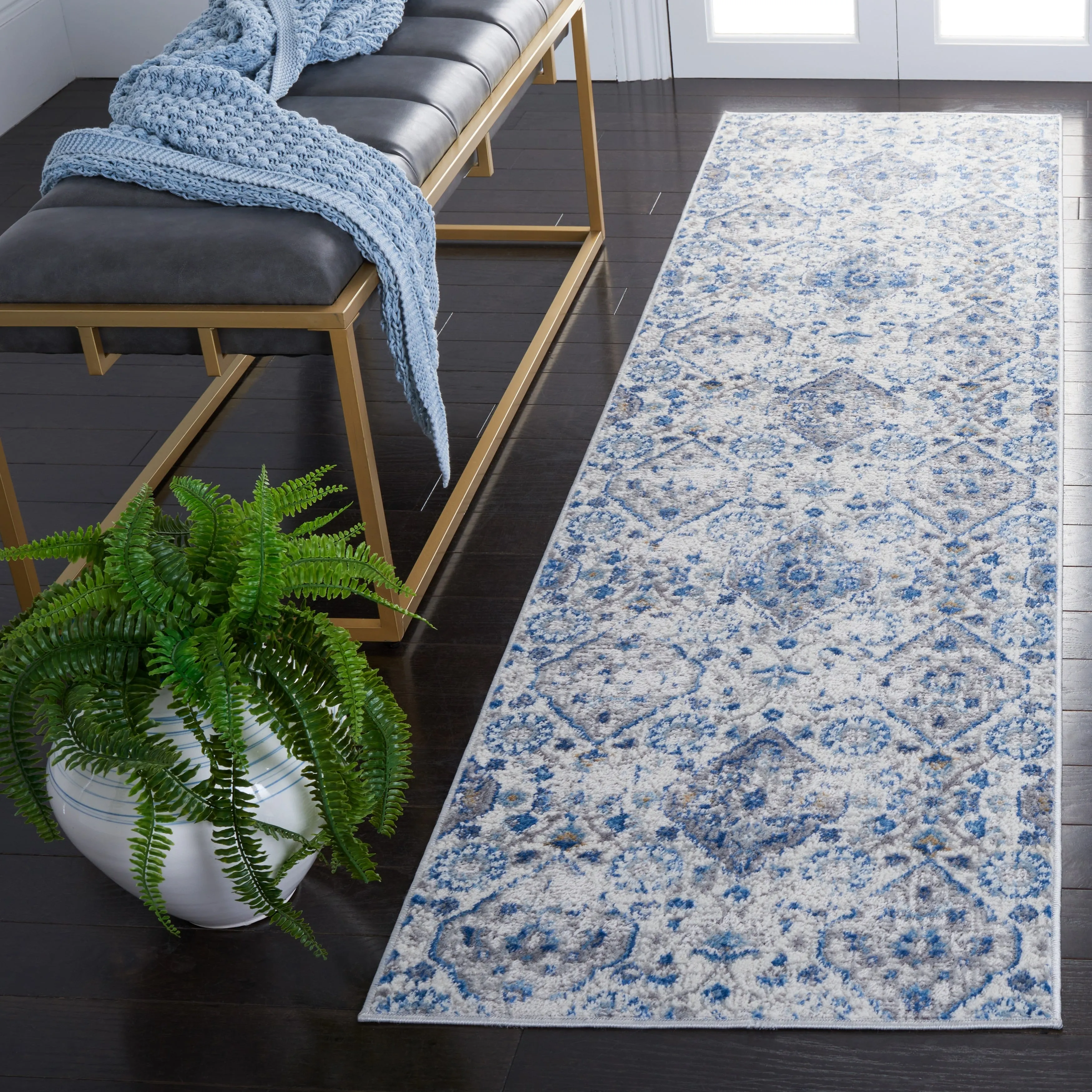 SAFAVIEH Shivan Henka Floral Rug