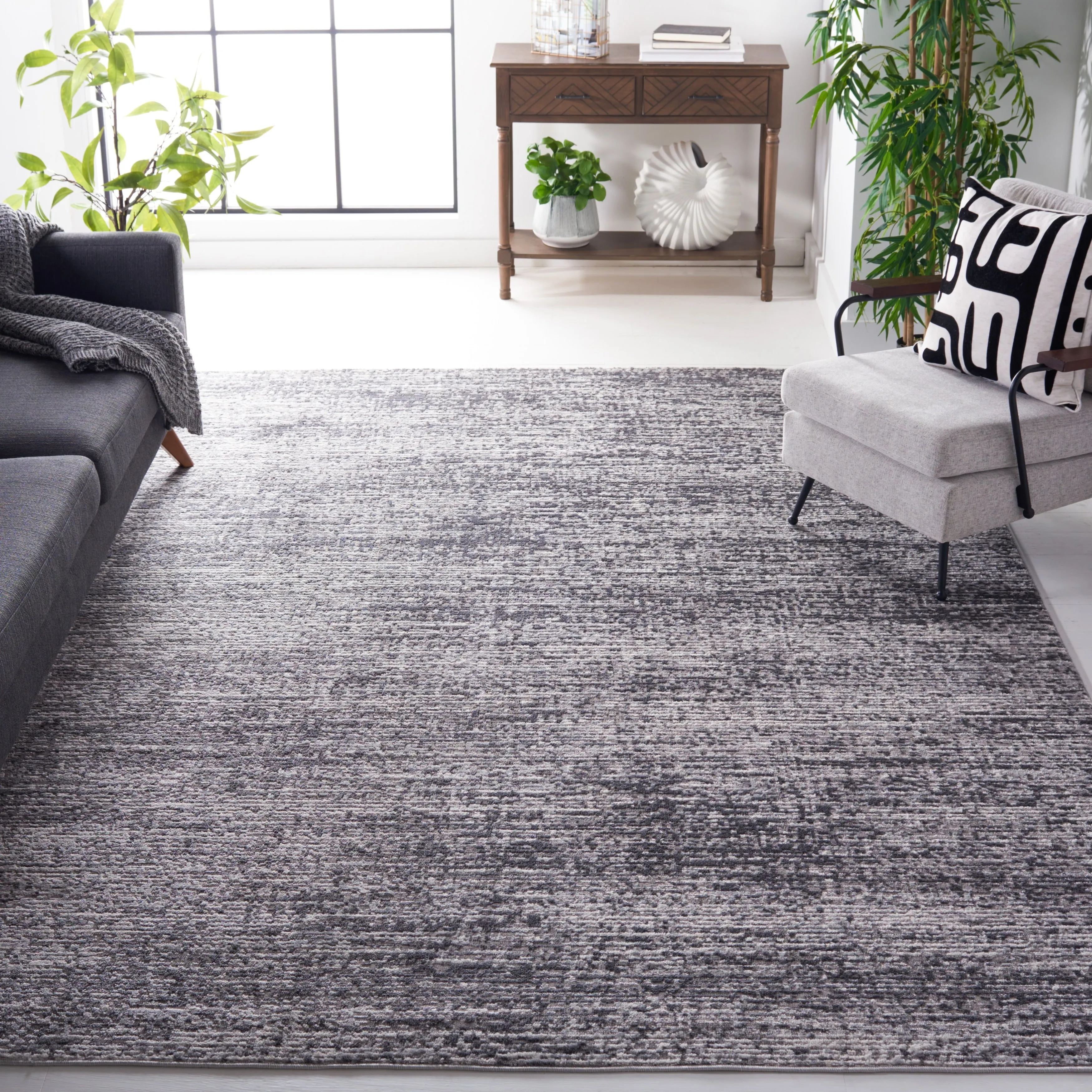 SAFAVIEH Shivan Marleine Modern Rug
