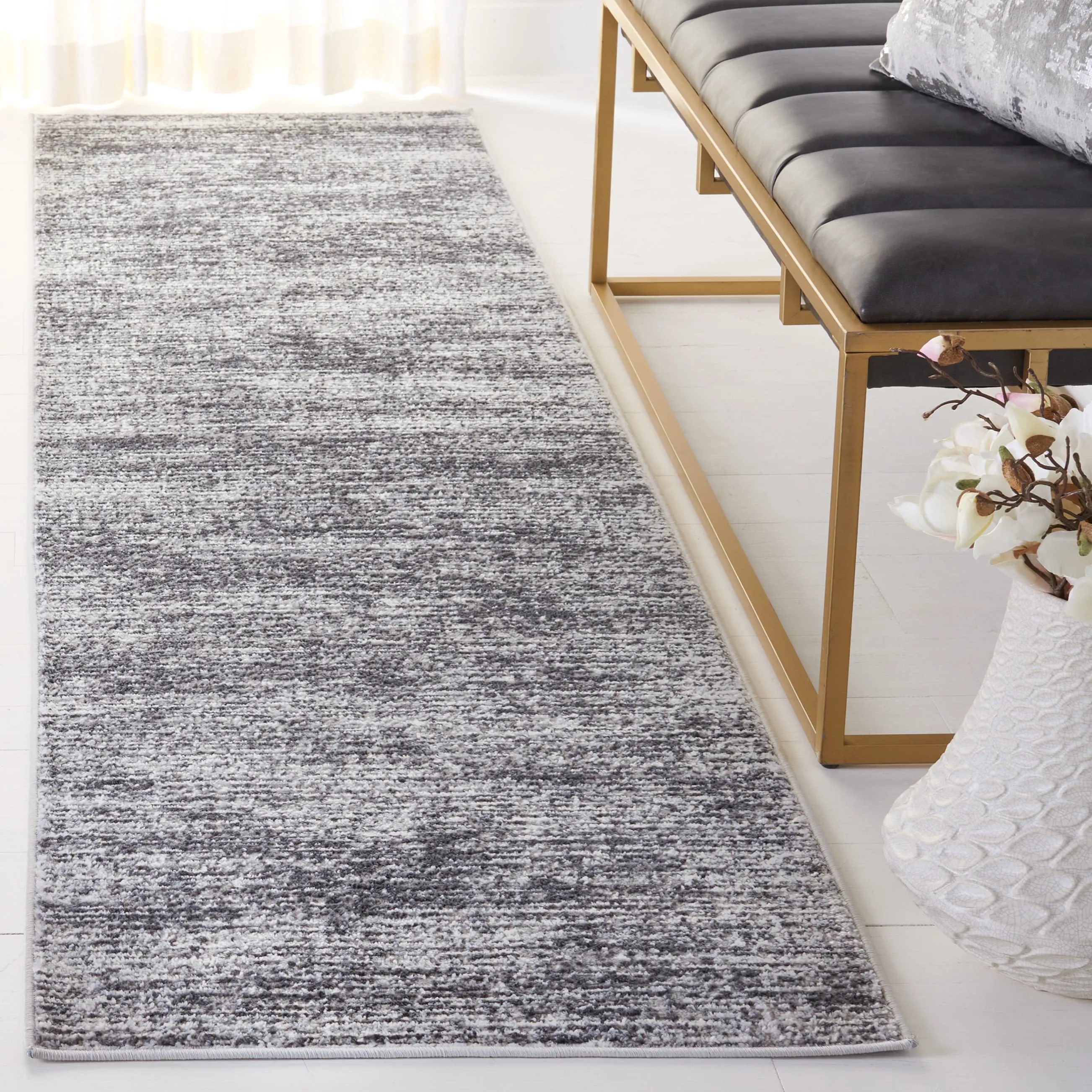 SAFAVIEH Shivan Marleine Modern Rug