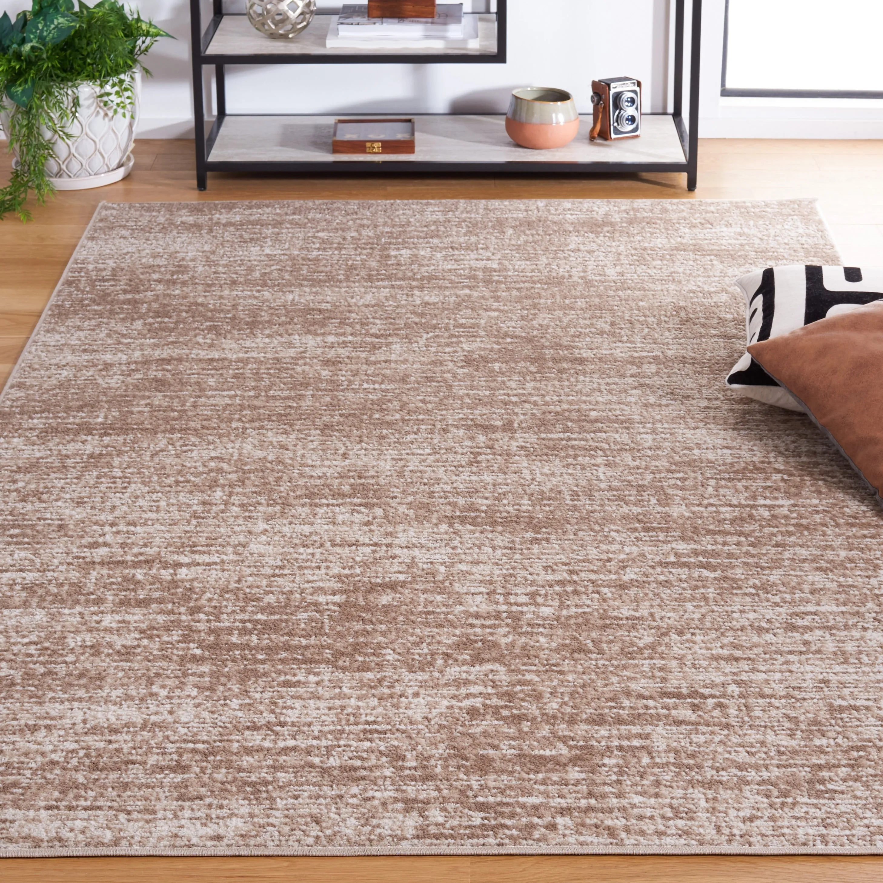 SAFAVIEH Shivan Marleine Modern Rug