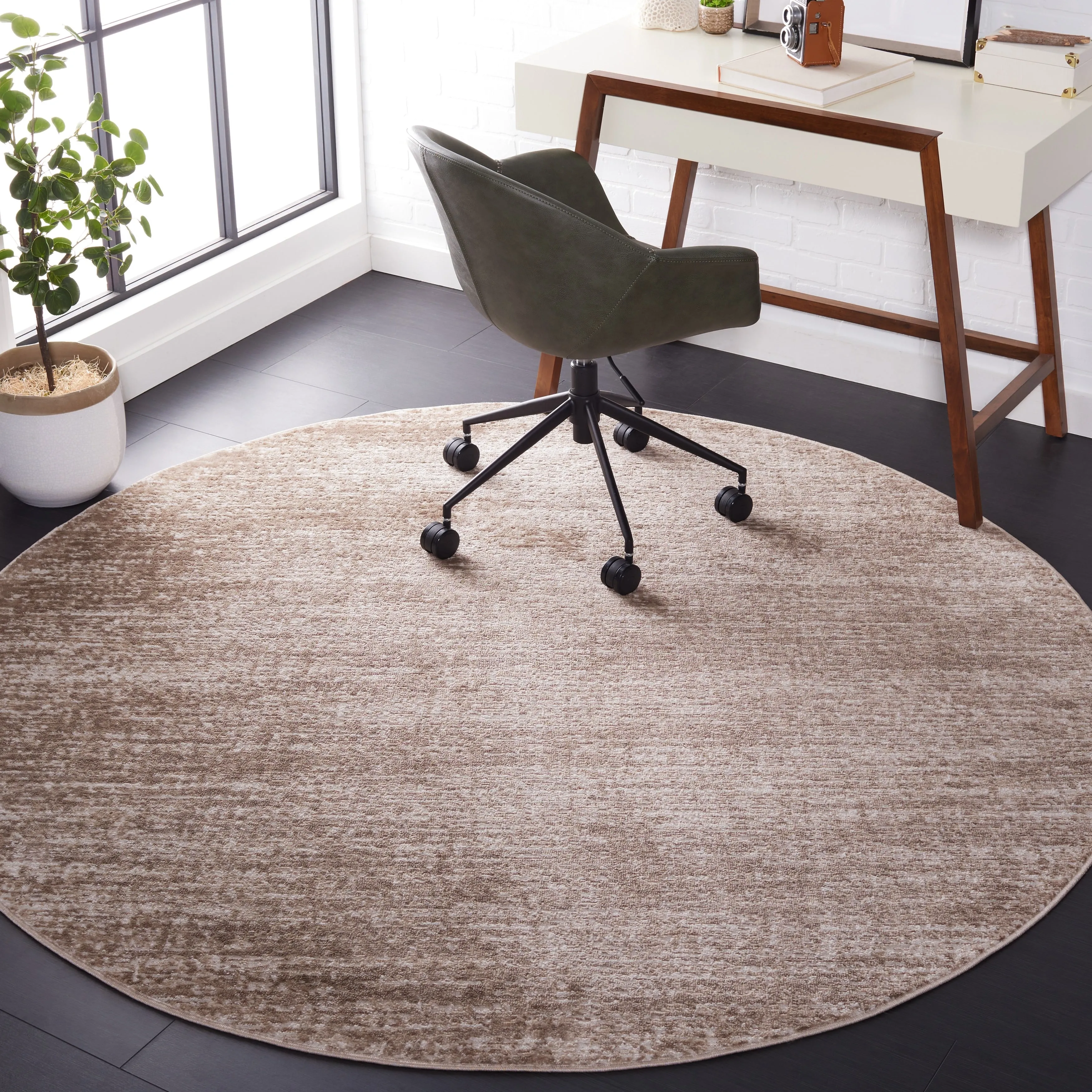 SAFAVIEH Shivan Marleine Modern Rug