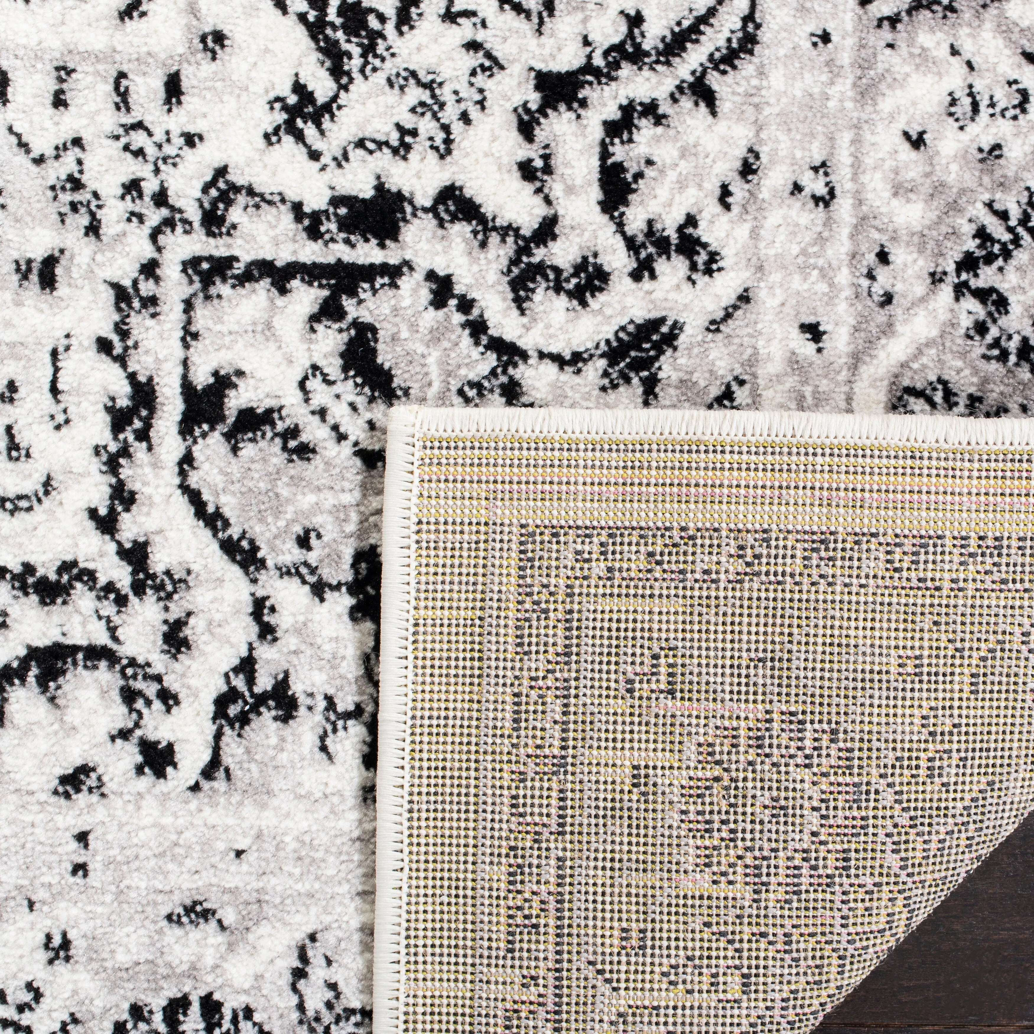 SAFAVIEH Skyler Agoritsa Oriental Boho Rug