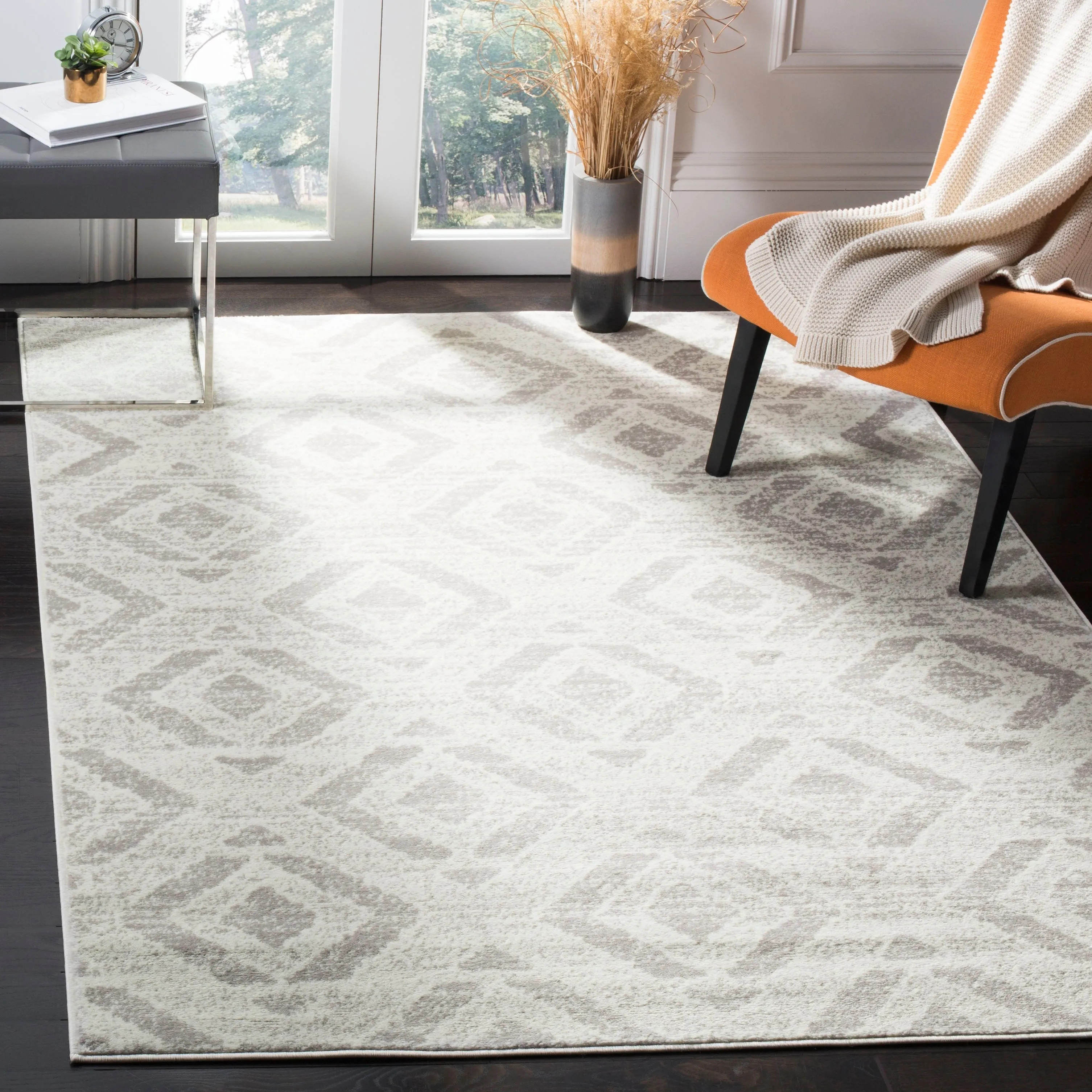 SAFAVIEH Skyler Katy Modern Rug