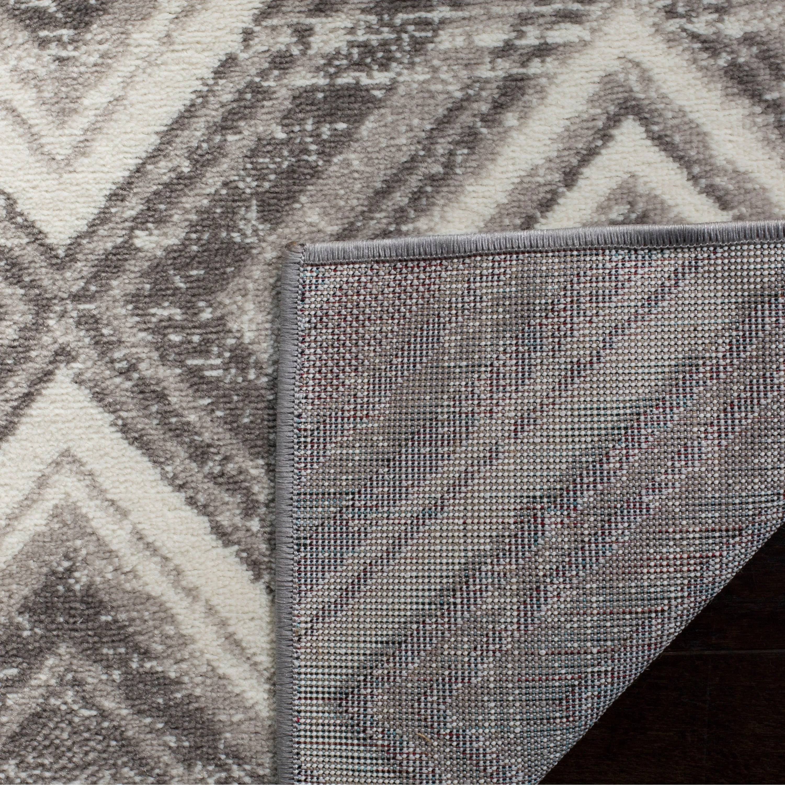 SAFAVIEH Skyler Onie Modern Rug