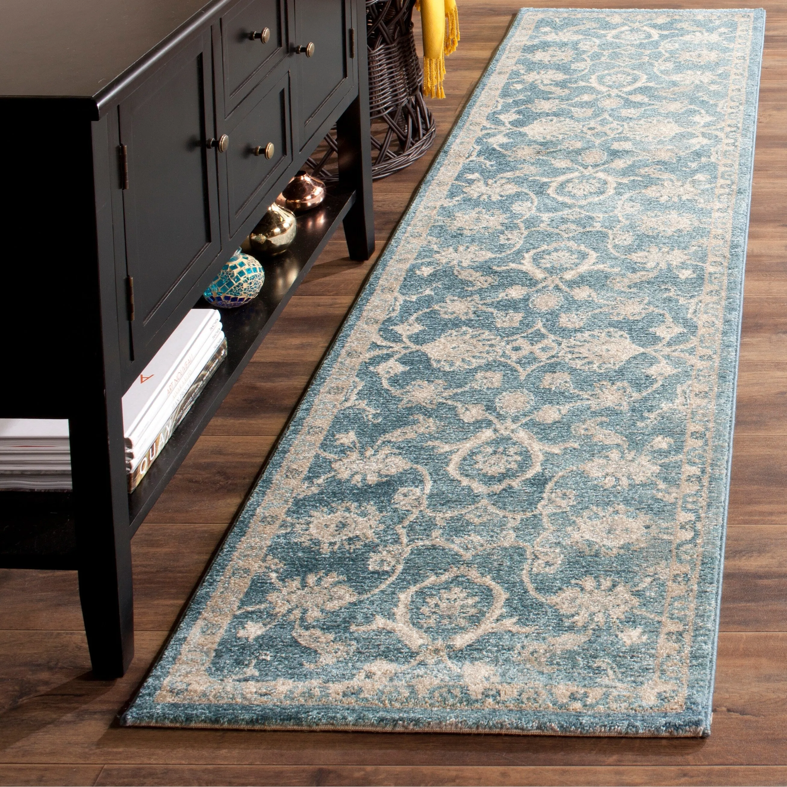 SAFAVIEH Sofia Felicia Distressed Vintage Boho Oriental Rug
