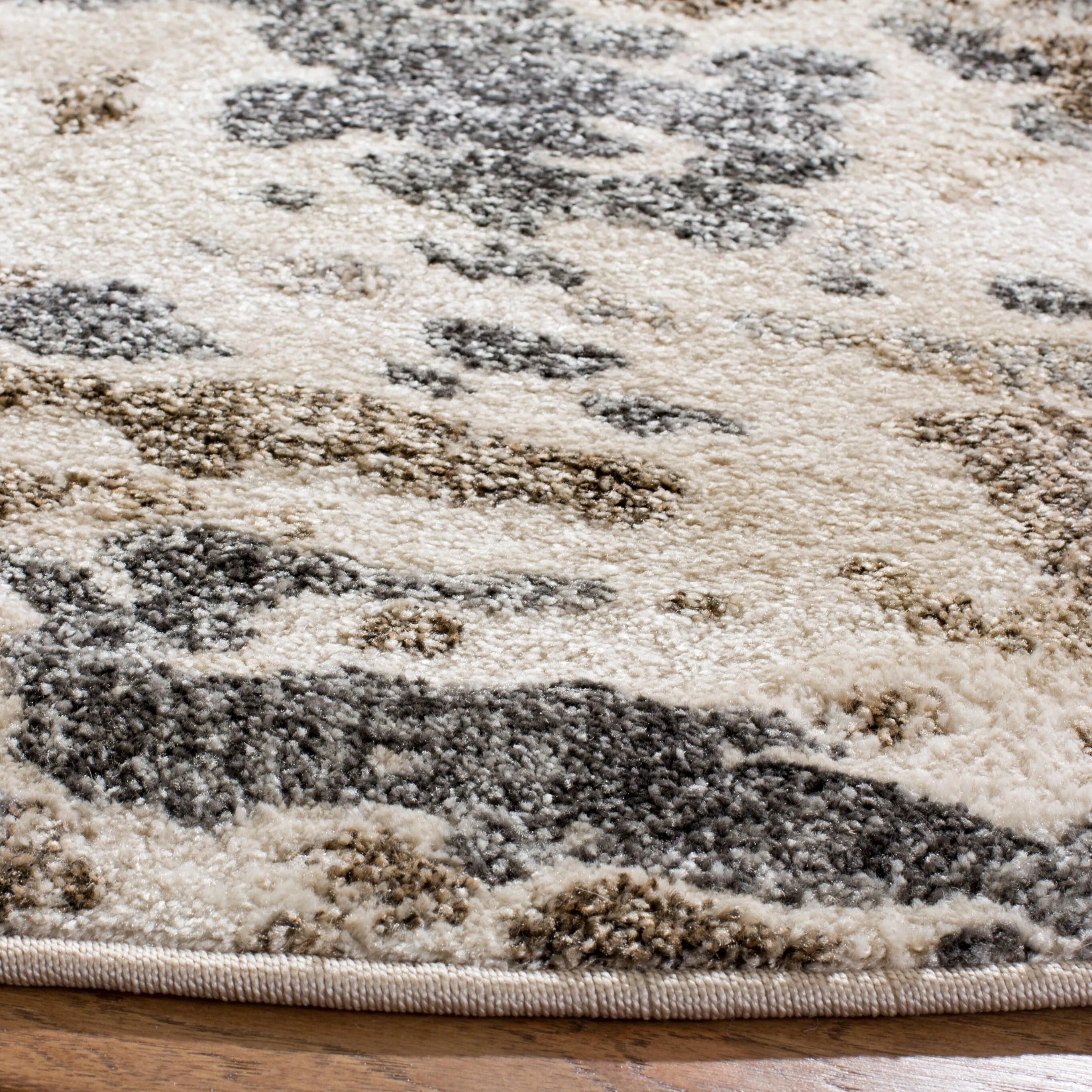 SAFAVIEH Spirit Pansy Modern Abstract Rug