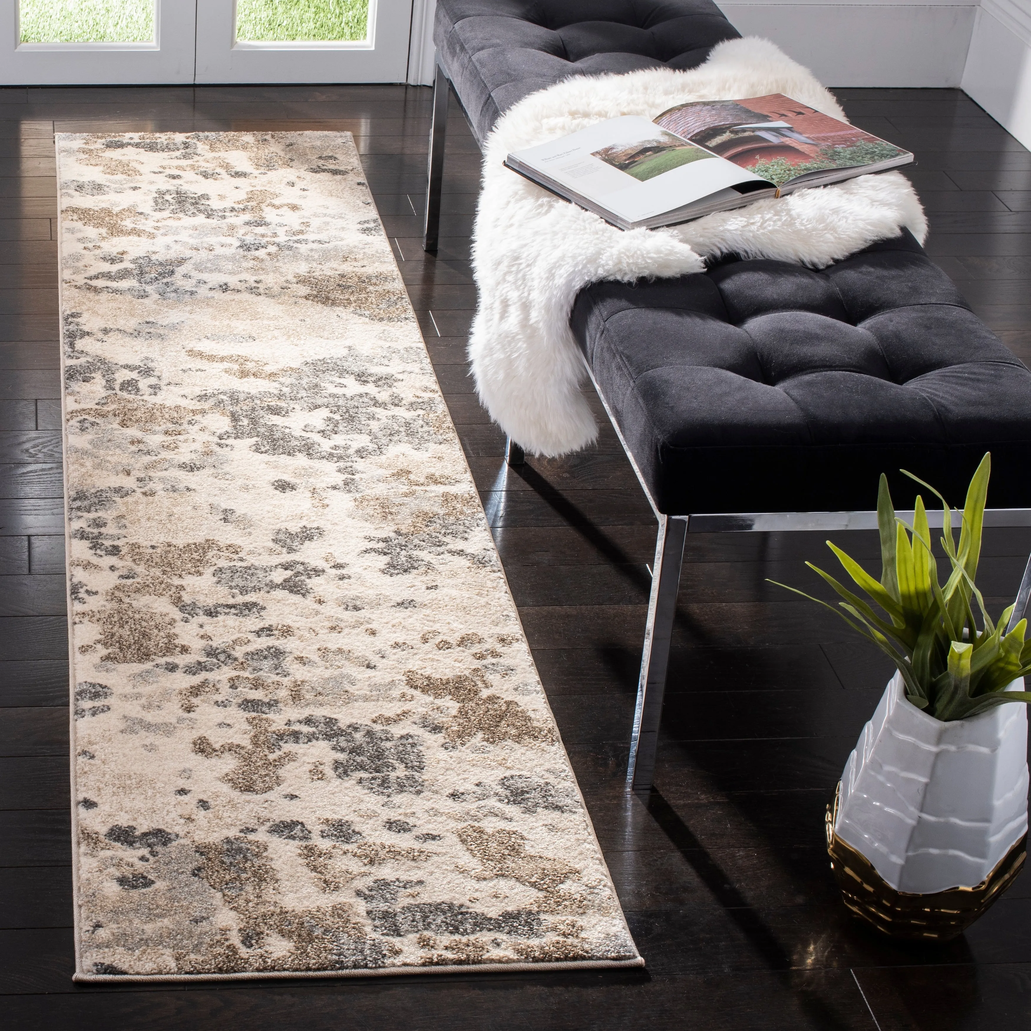 SAFAVIEH Spirit Pansy Modern Abstract Rug