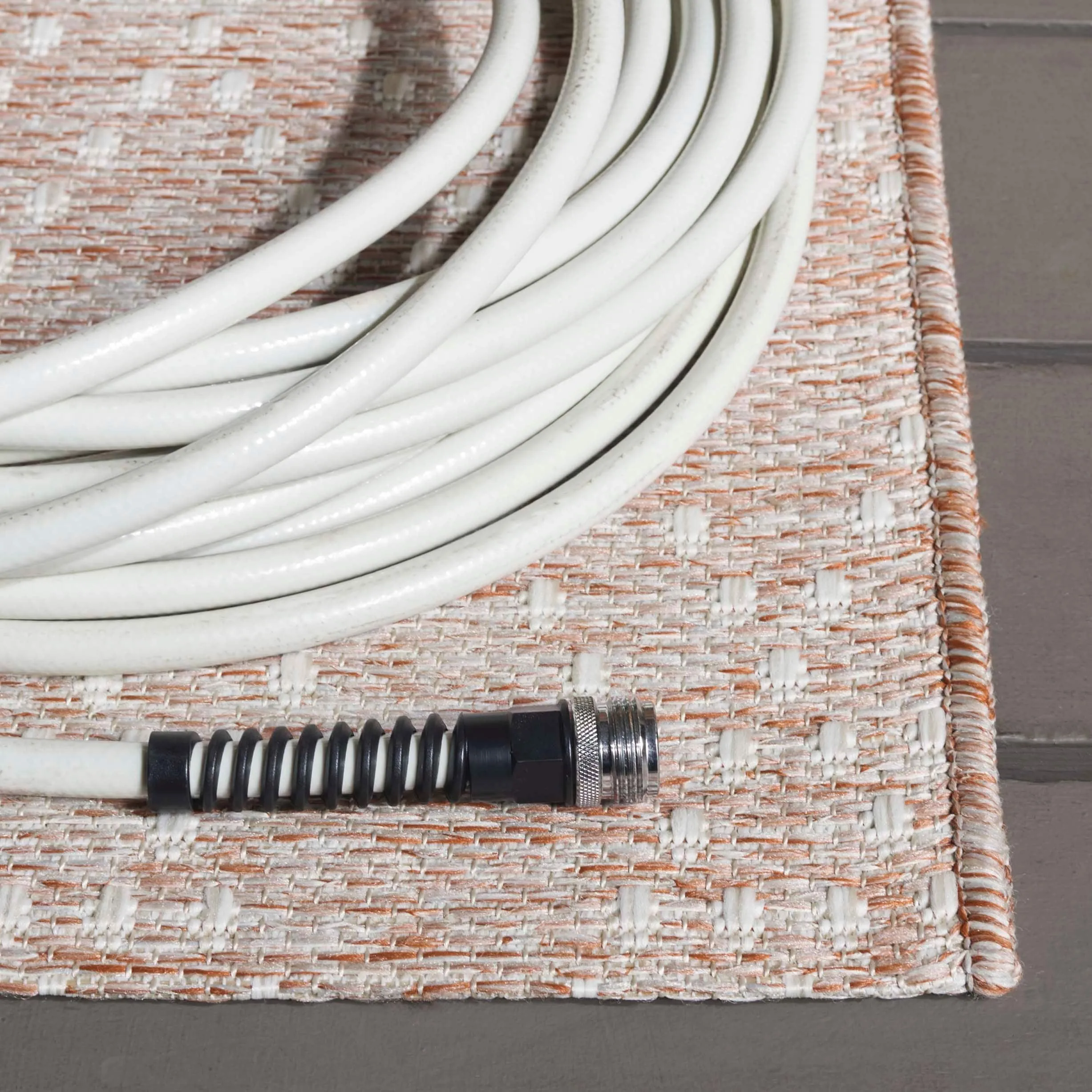 SAFAVIEH Sunset Jenja Indoor/Outdoor Washable Backyard Patio Rug