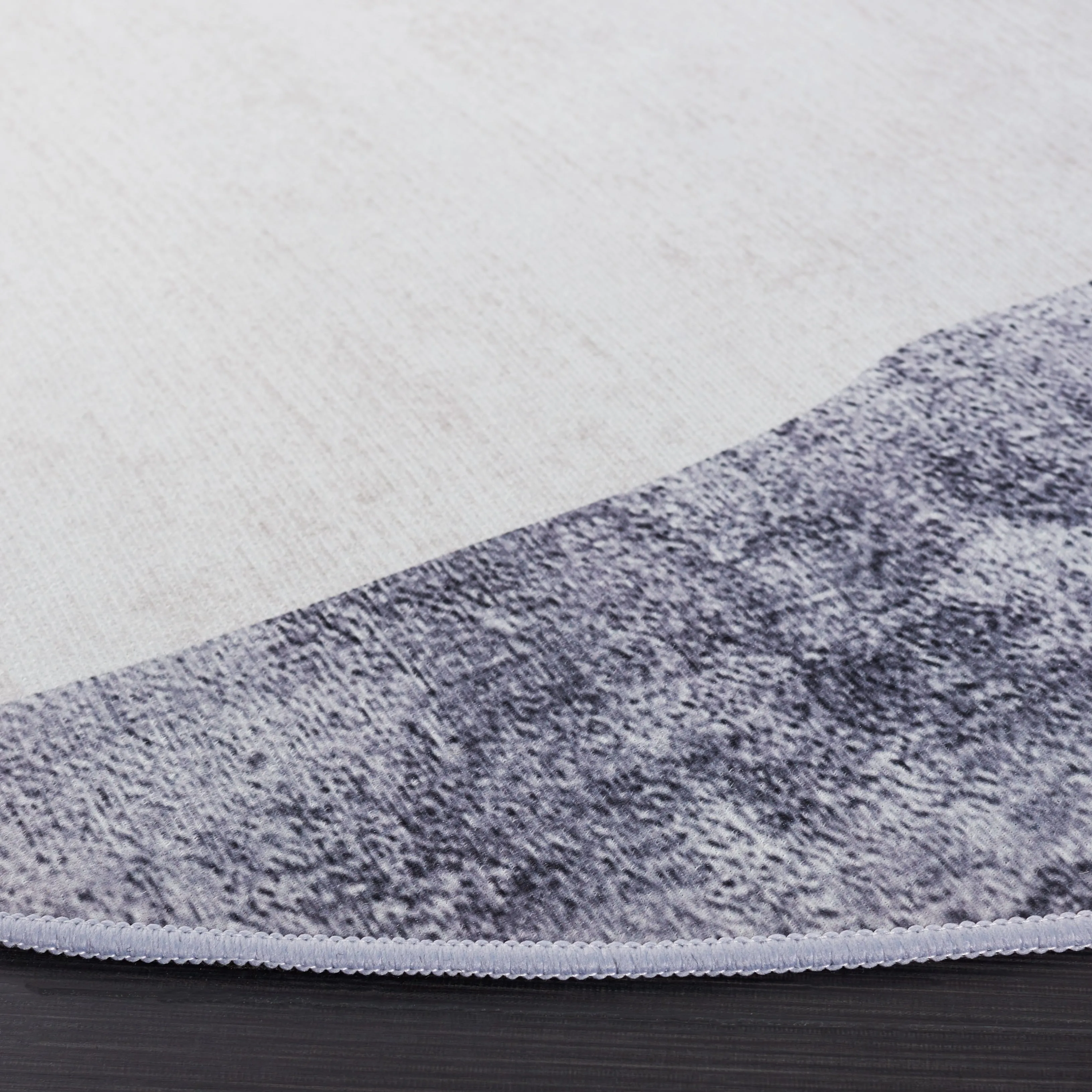 SAFAVIEH Tacoma Machine Washable Slip Resistant Patty Mid-Century Modern