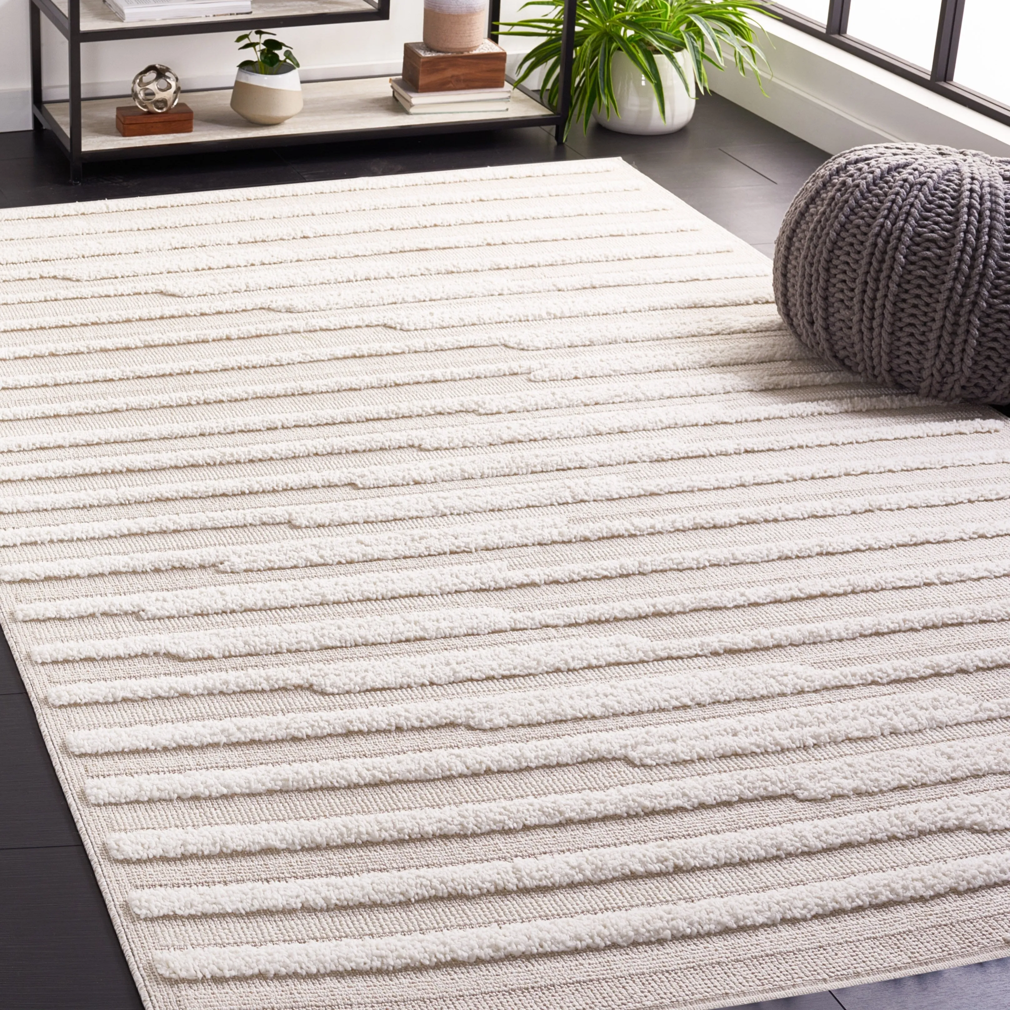 SAFAVIEH Trends Leonie Stripe Rug