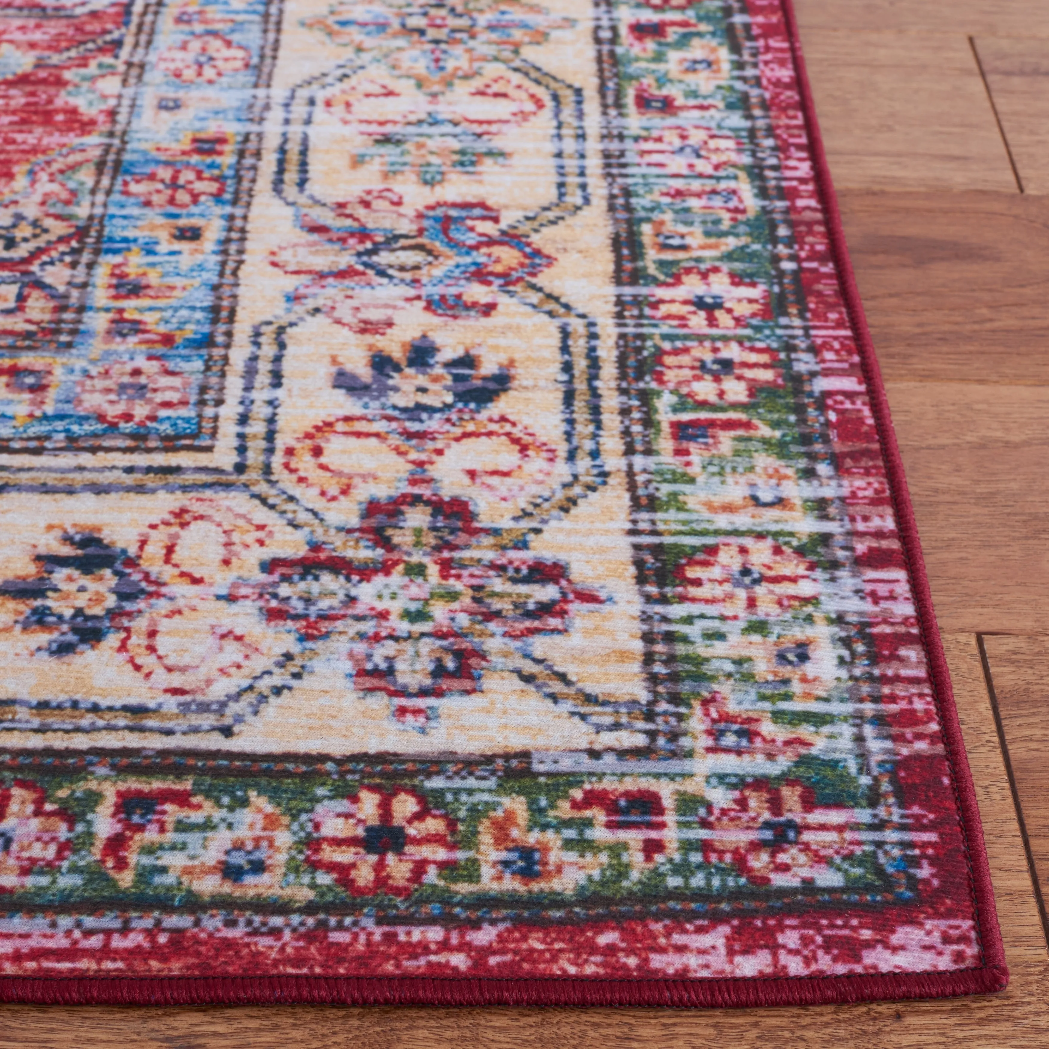 SAFAVIEH Tucson Machine Washable Slip Resistant Fraida Oriental Rug