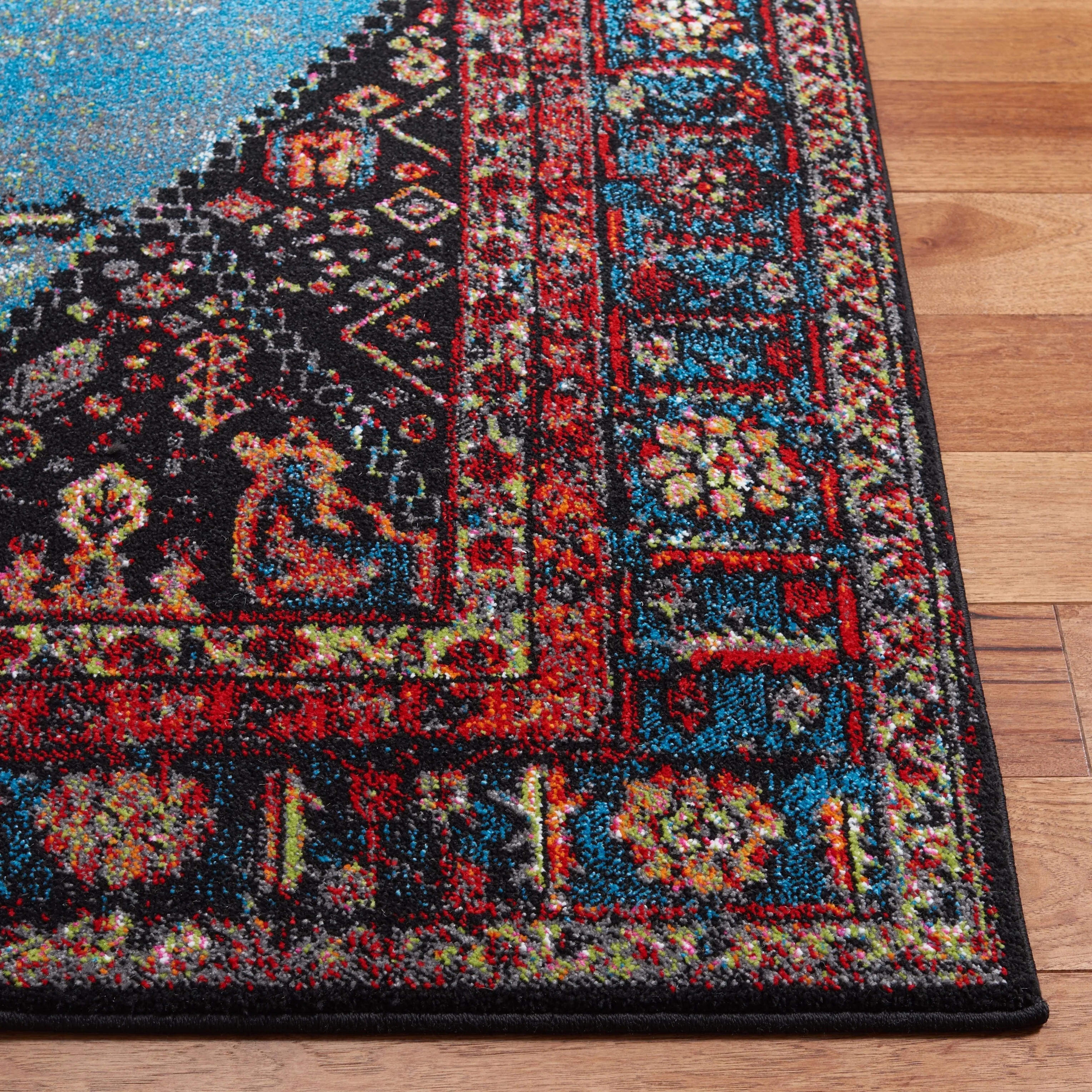 SAFAVIEH Vintage Distressed Boho Regina Akife Oriental Rug