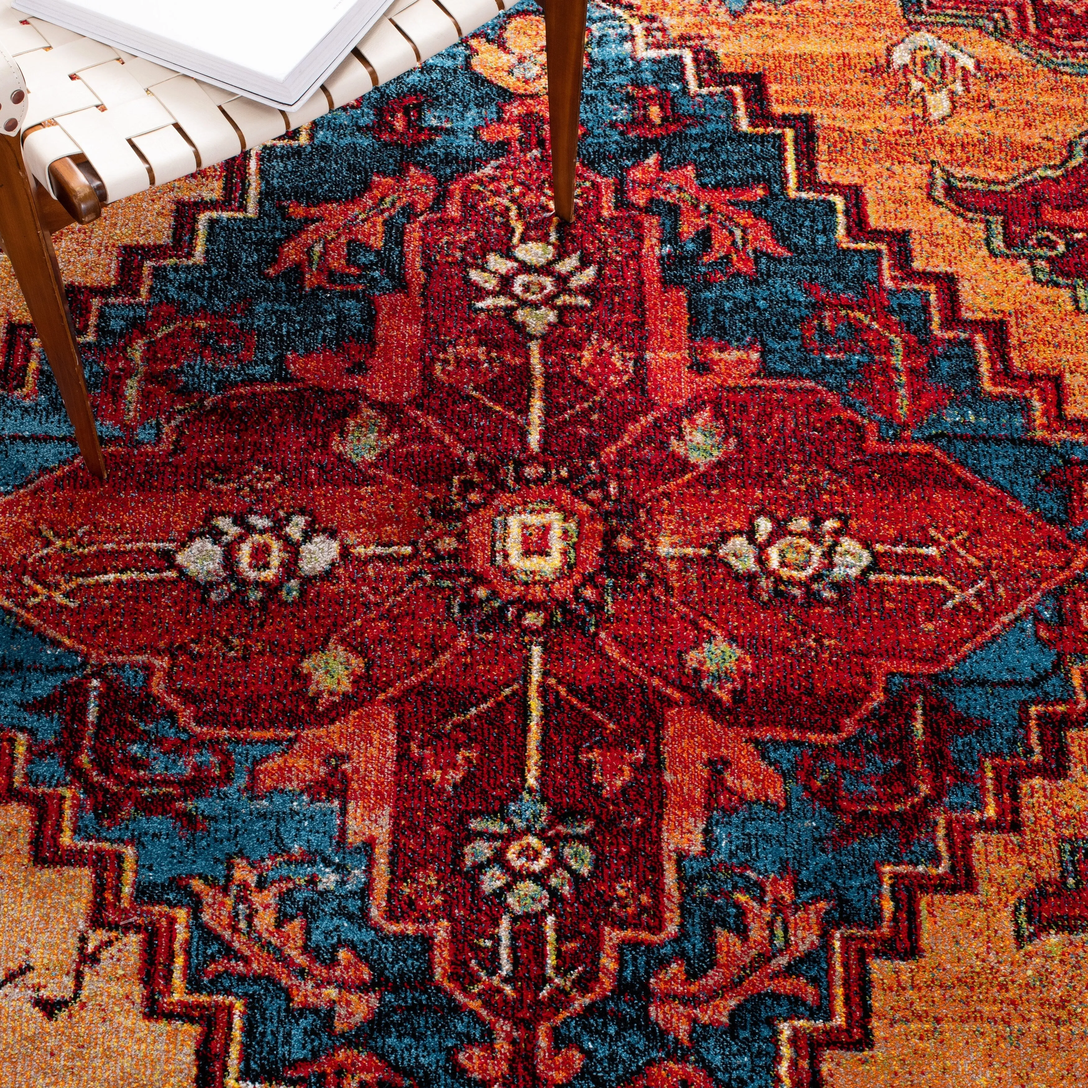 SAFAVIEH Vintage Hamadan Elviira Oriental Medallion Rug