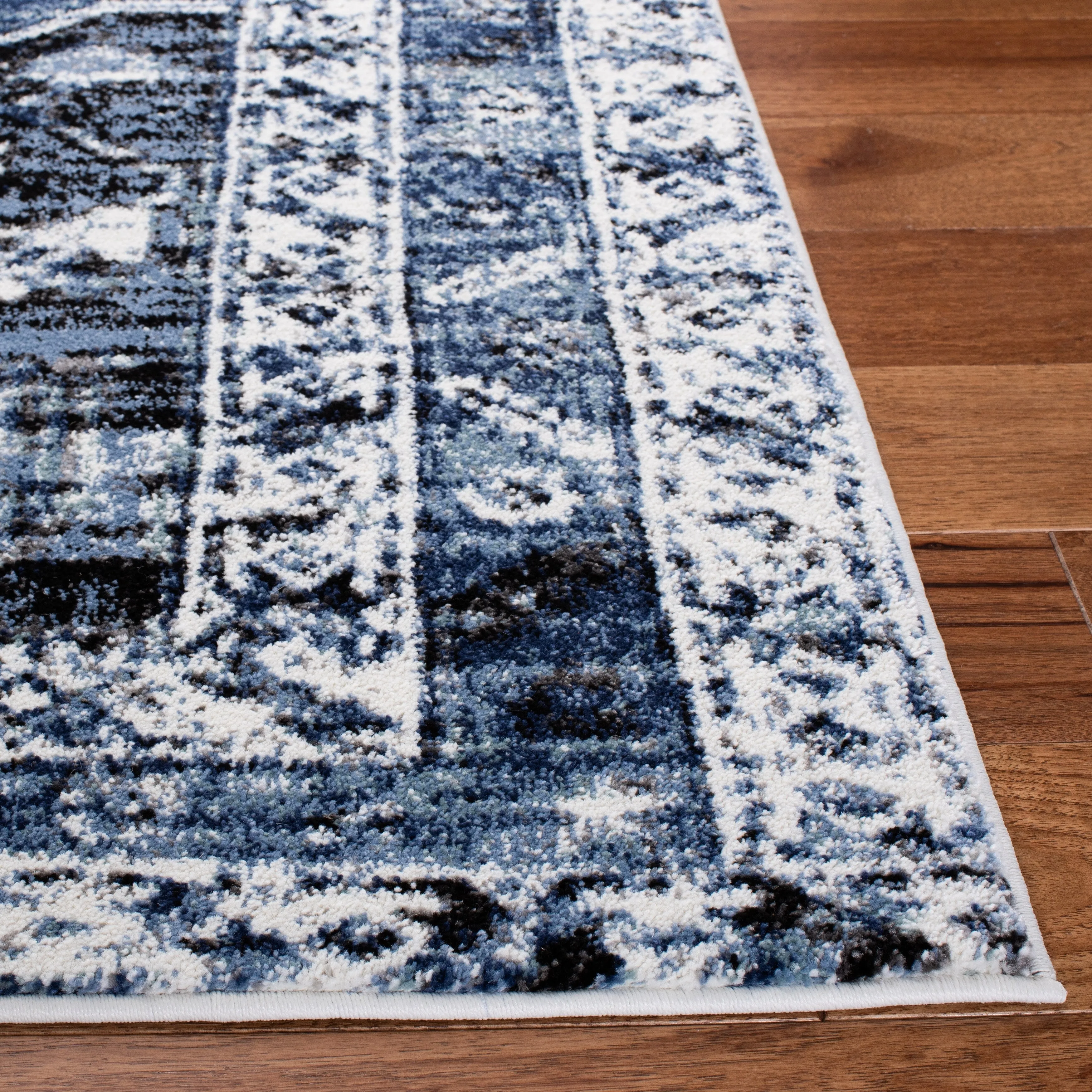 SAFAVIEH Vintage Hamadan Lucile Traditional Medallion Rug