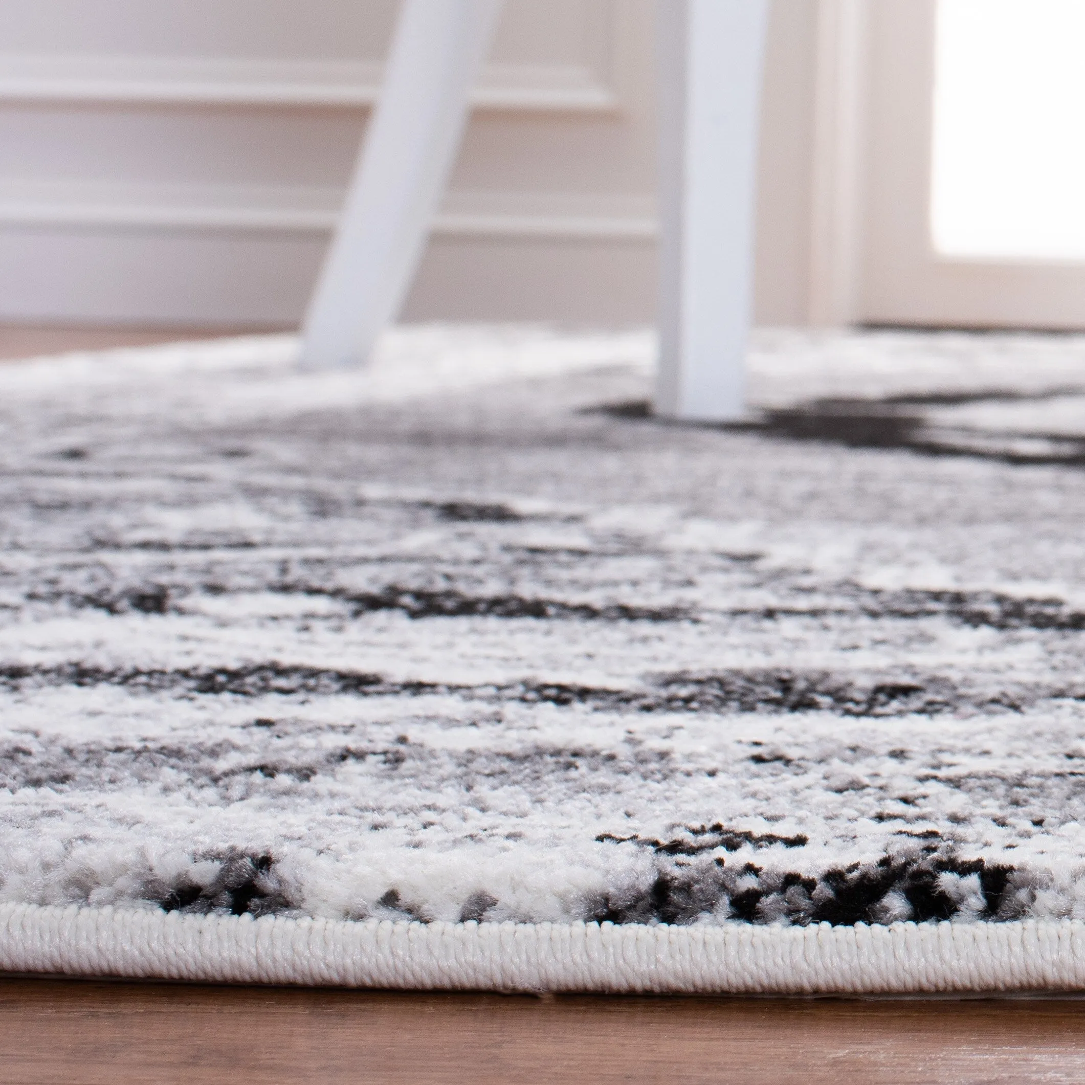 SAFAVIEH Vintage Hamadan Lucile Traditional Medallion Rug