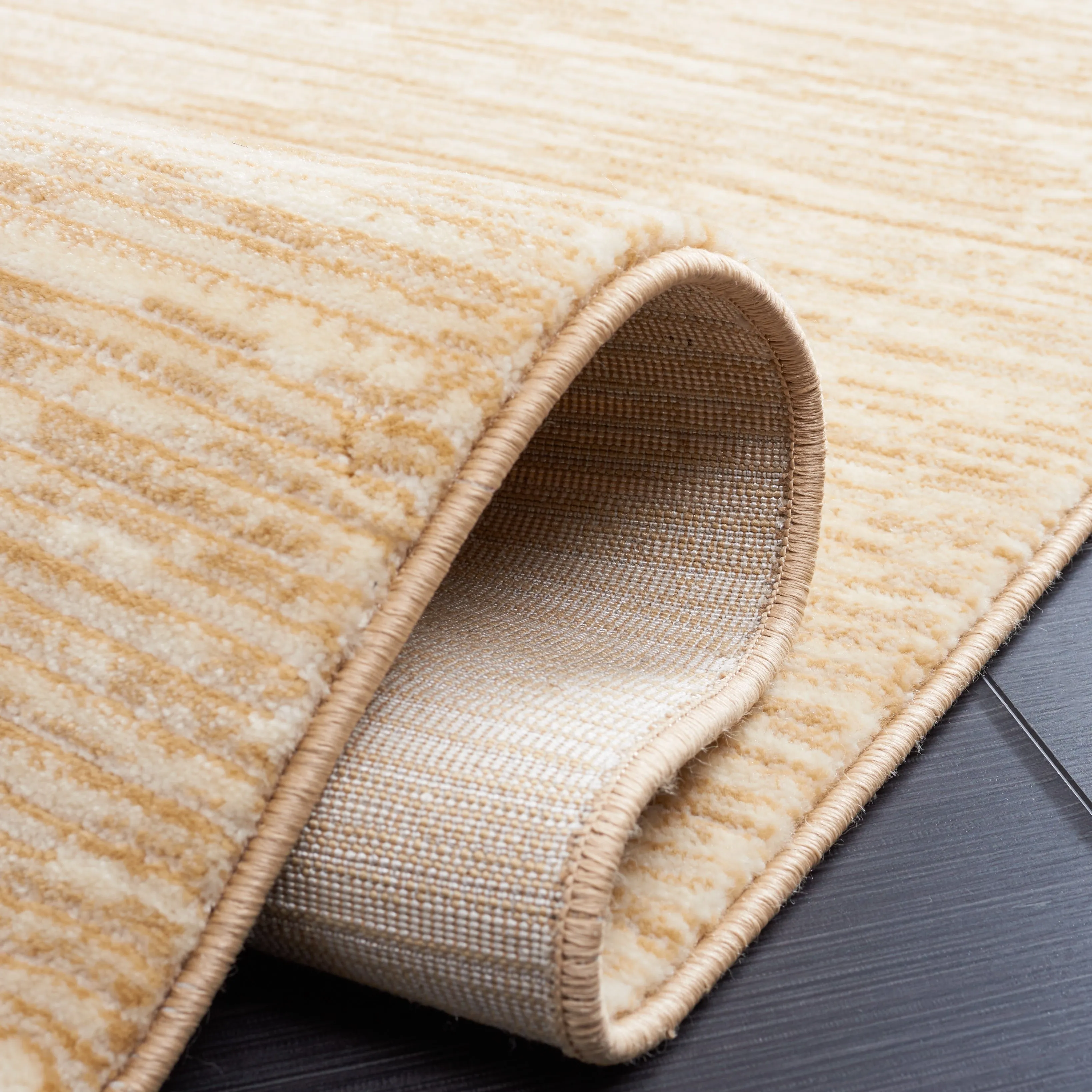 SAFAVIEH Vision Sunanda Modern Ombre Tonal Rug.