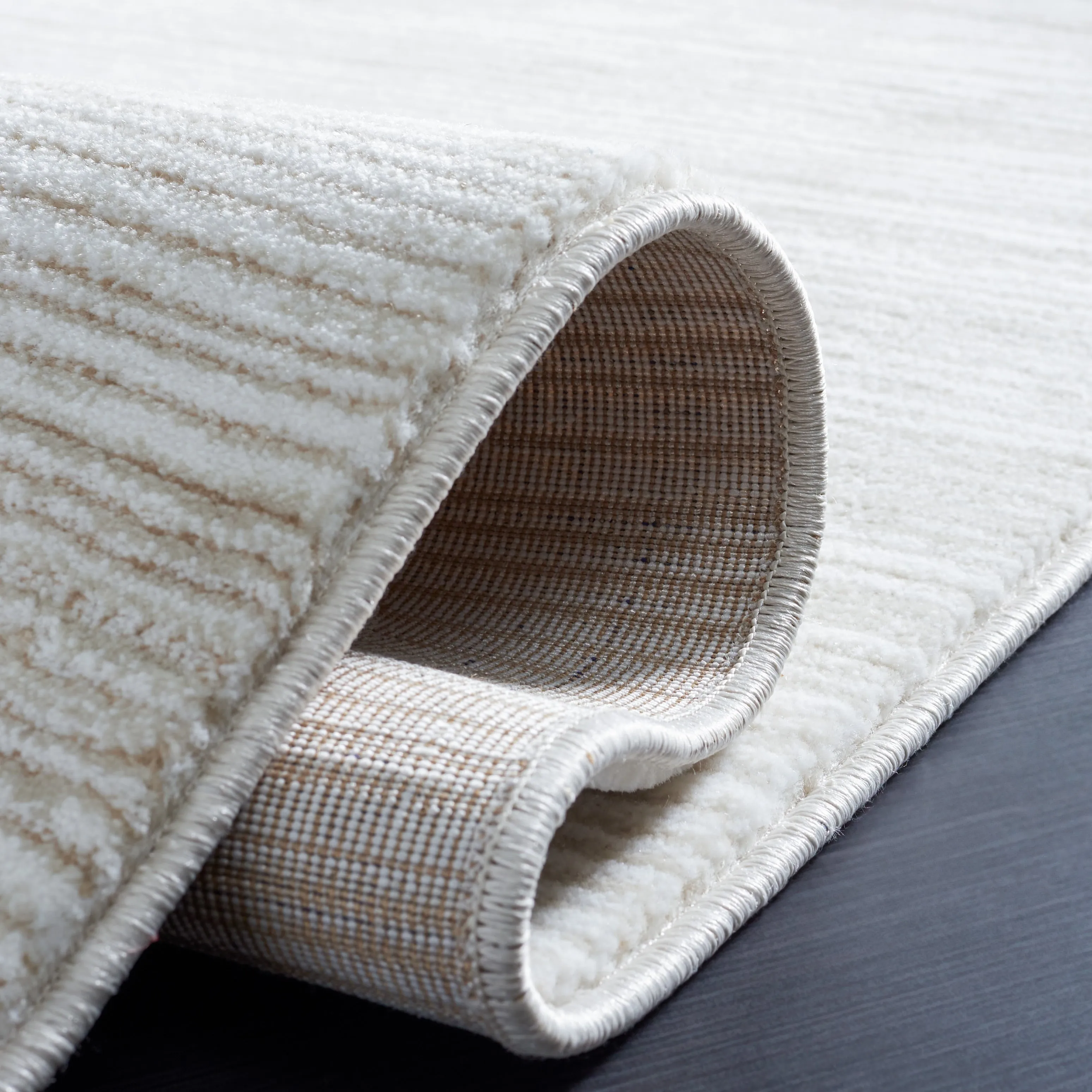SAFAVIEH Vision Sunanda Modern Ombre Tonal Rug.