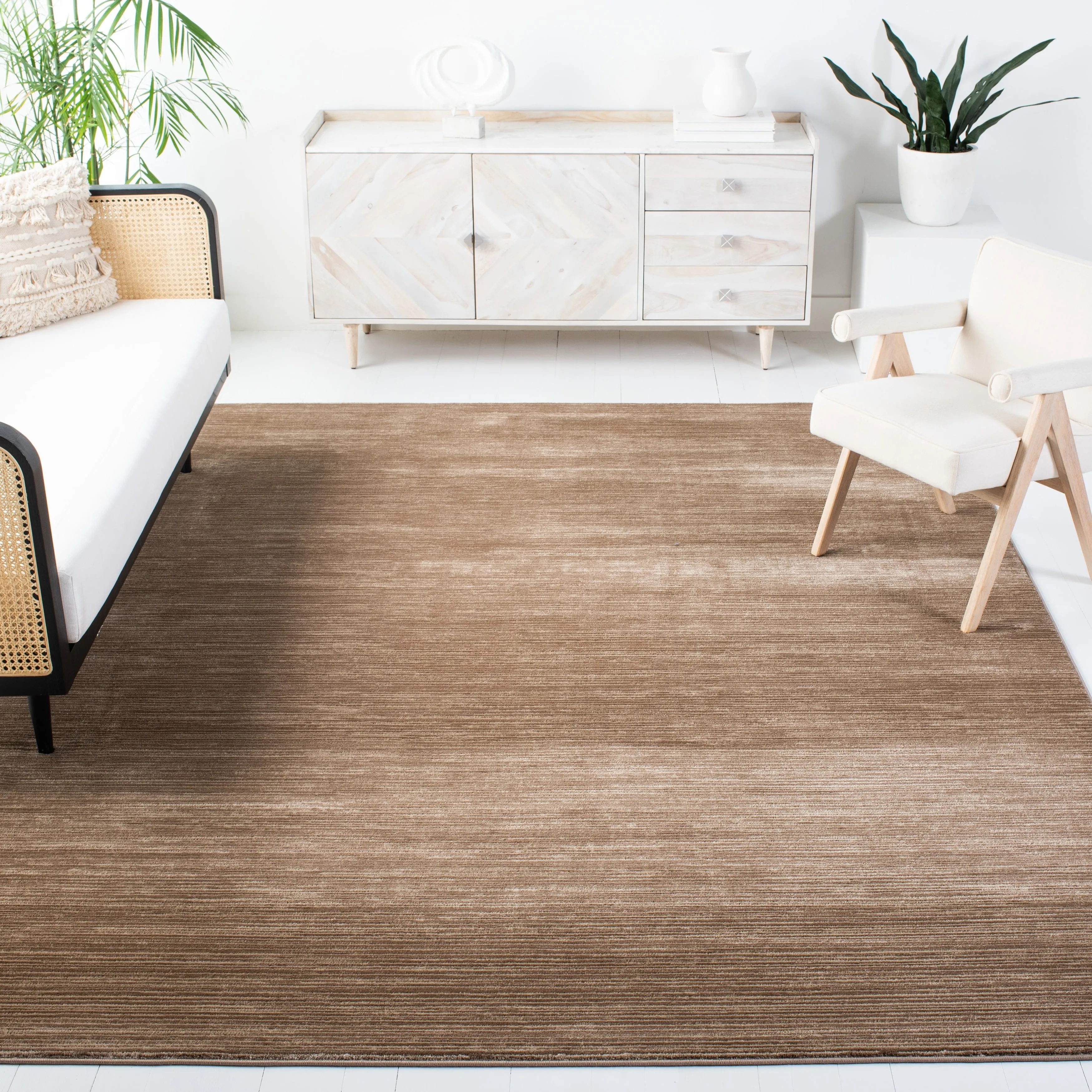 SAFAVIEH Vision Sunanda Modern Ombre Tonal Rug.