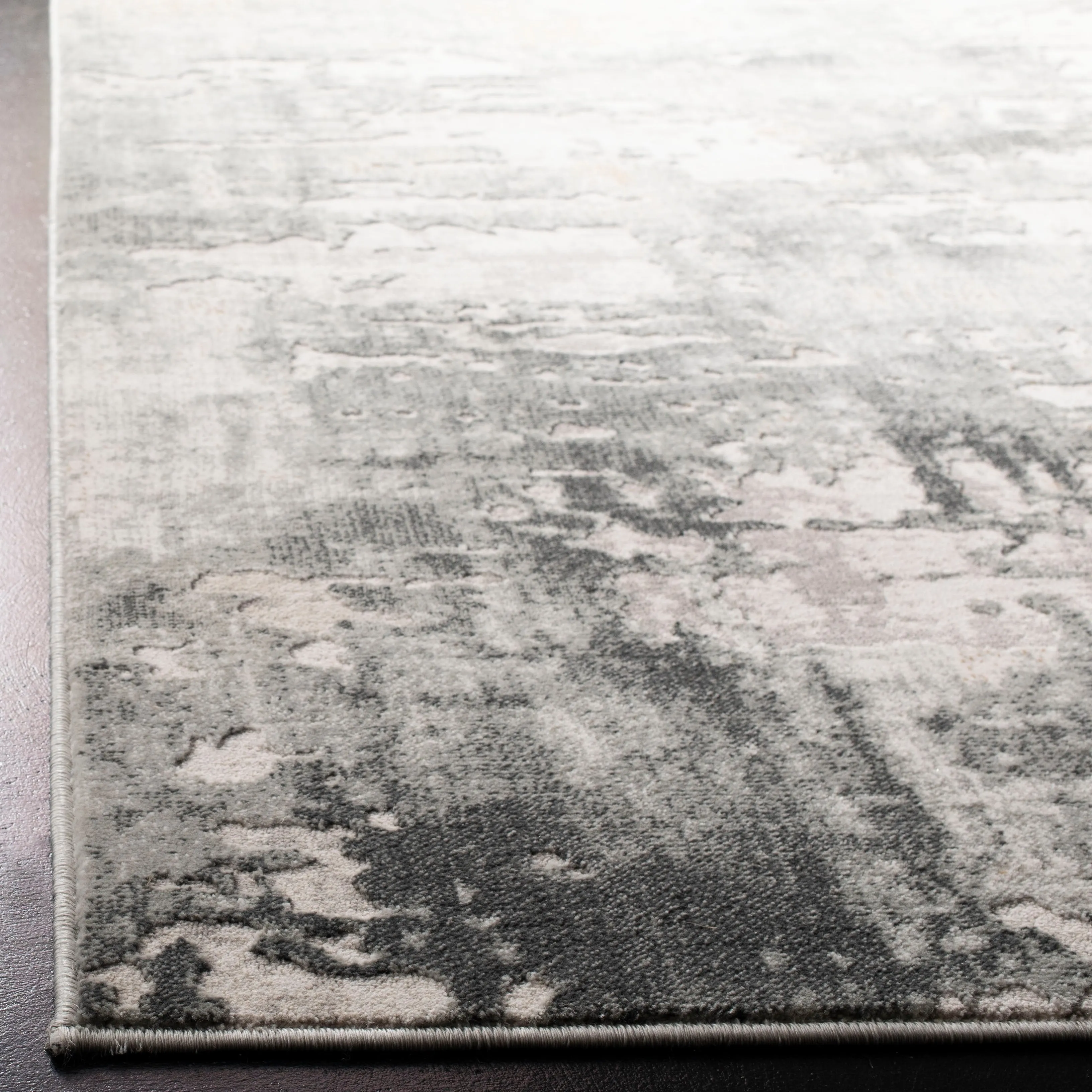 SAFAVIEH Vogue Lida Modern & Contemporary Abstract Beige/Charcoal Rug