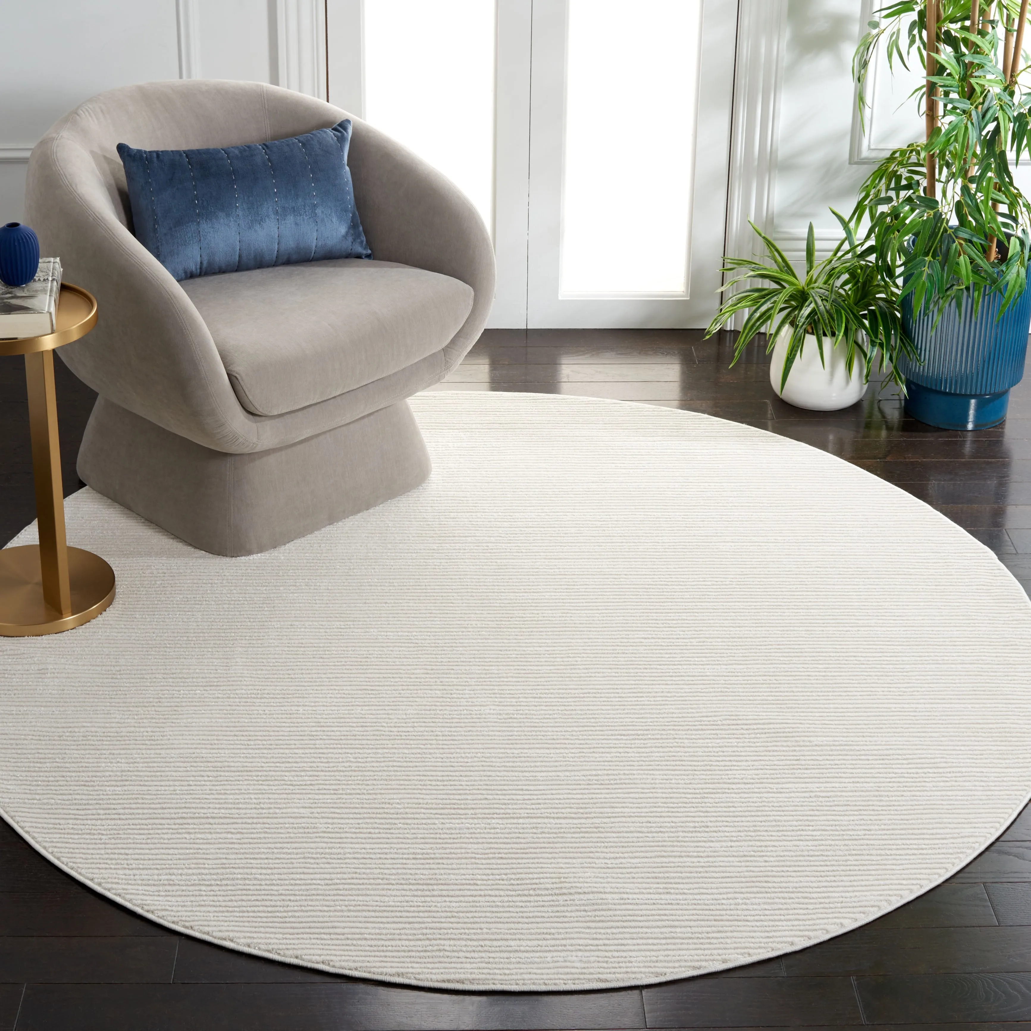 SAFAVIEH Whisper Quinty Contemporary Stripe Fringe Rug
