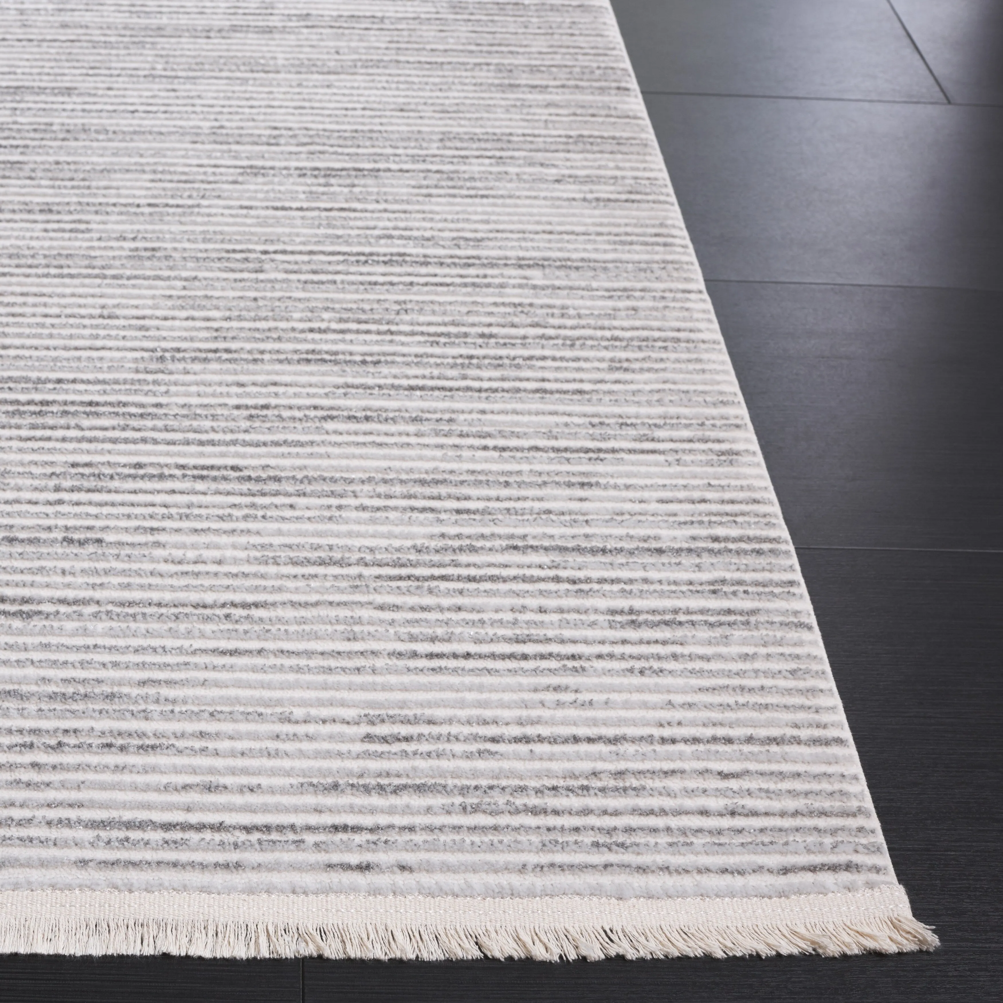 SAFAVIEH Whisper Quinty Contemporary Stripe Fringe Rug