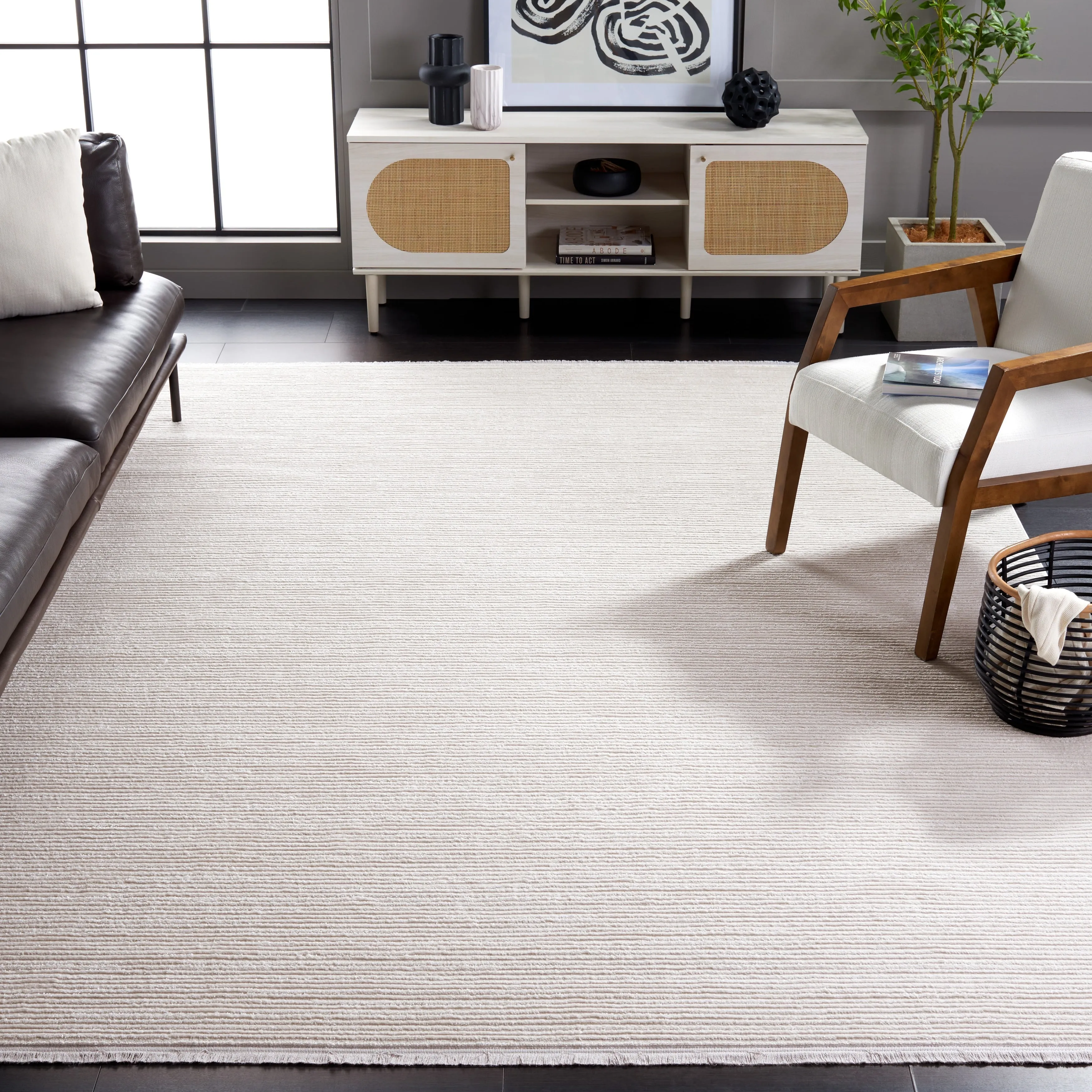 SAFAVIEH Whisper Quinty Contemporary Stripe Fringe Rug