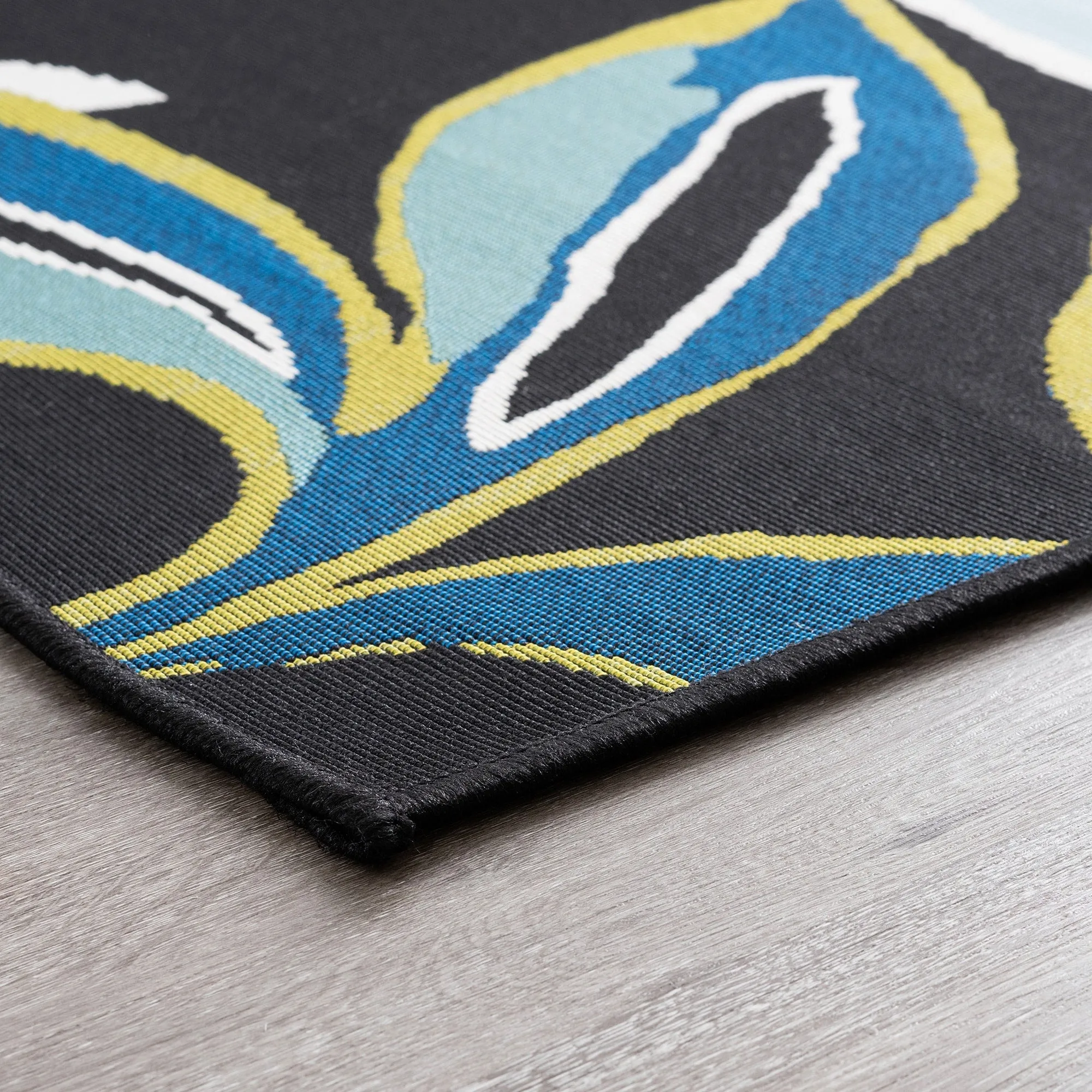 Sizzling Nautical & Coastal Floral & Botanical Indoor/Outdoor Area Rug