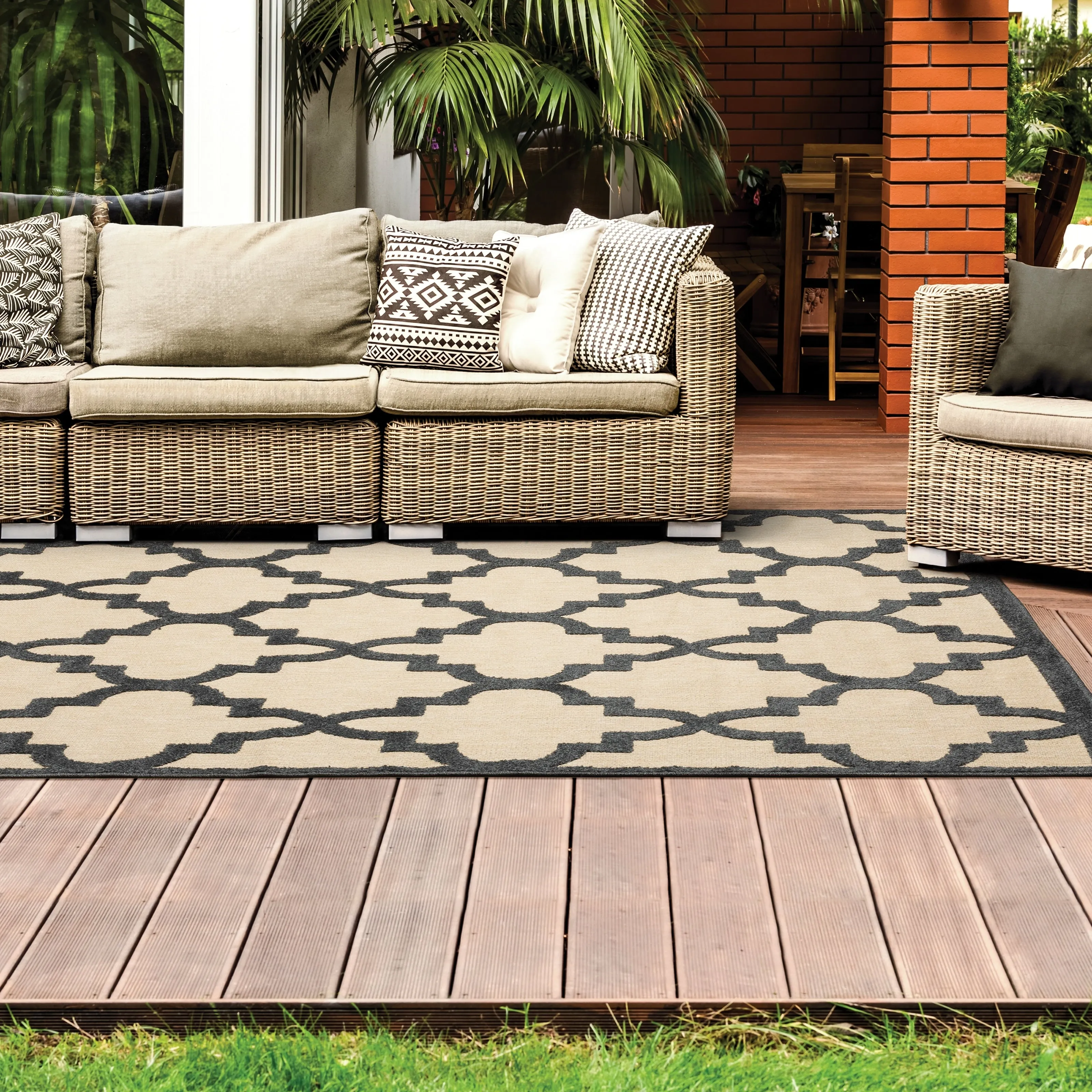 Style Haven Cara Mixed Pile Quatrafoil Lattice Indoor/ Outdoor Area Rug