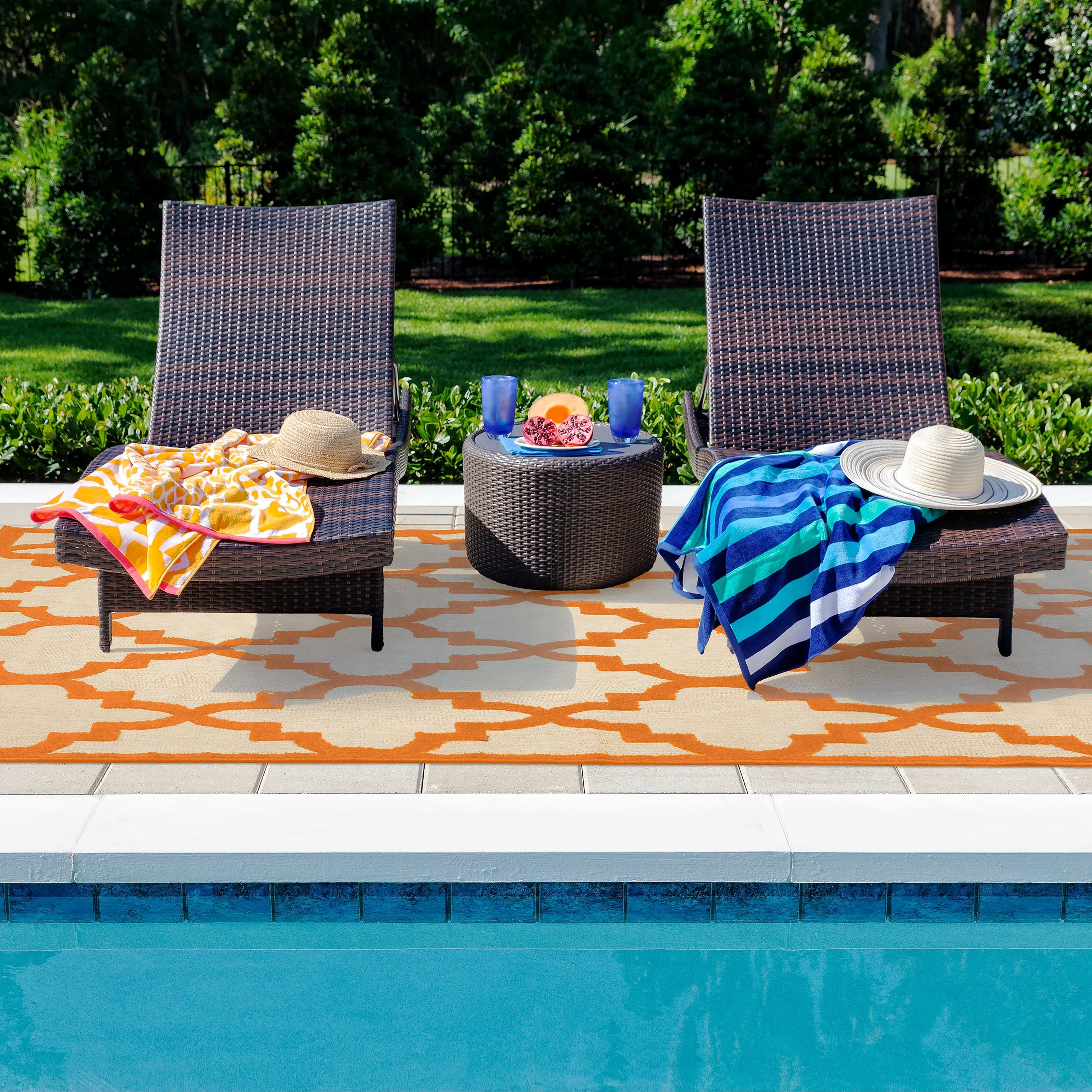 Style Haven Cara Mixed Pile Quatrafoil Lattice Indoor/ Outdoor Area Rug