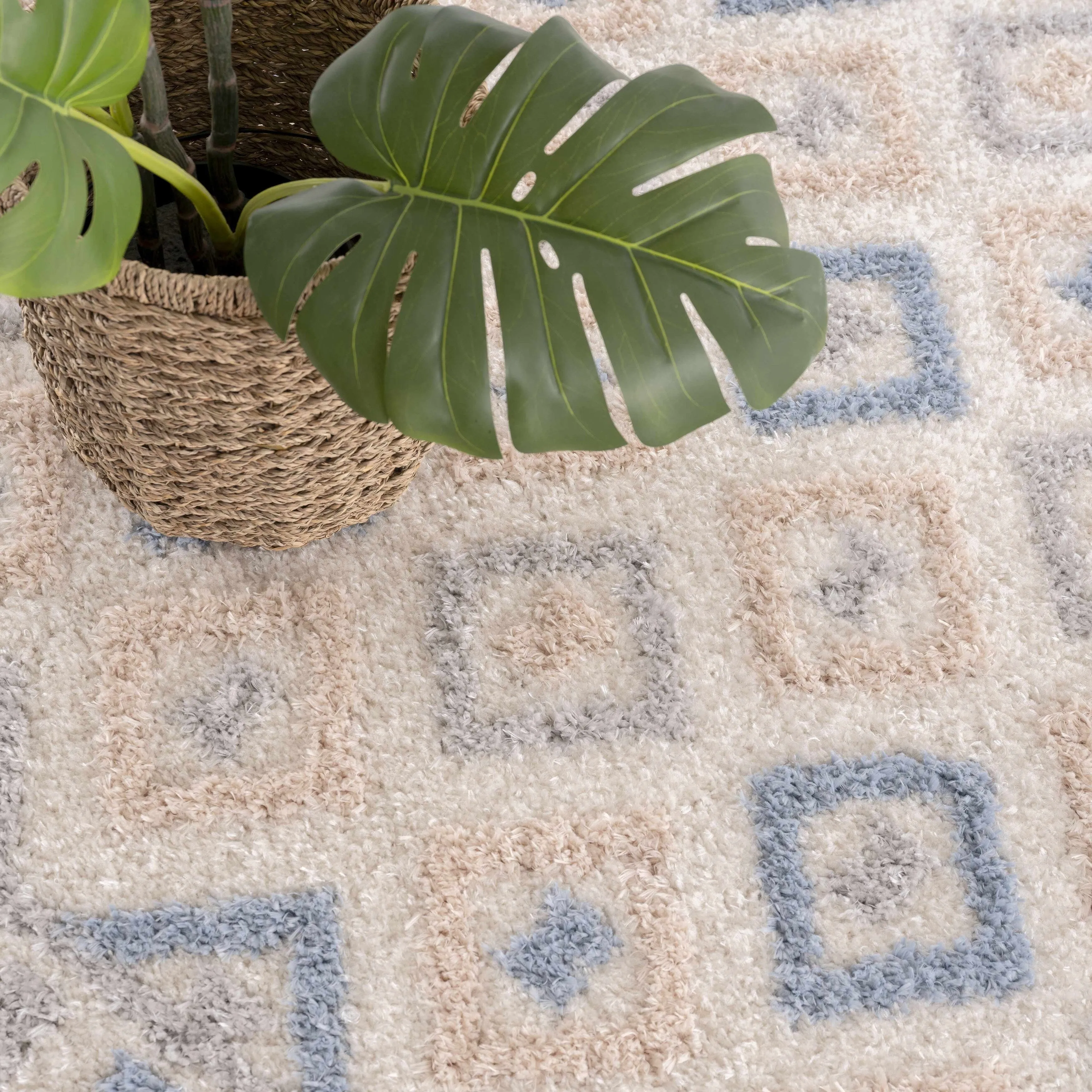Tilos Moroccan Trellis Farmhouse Shag Area Rug