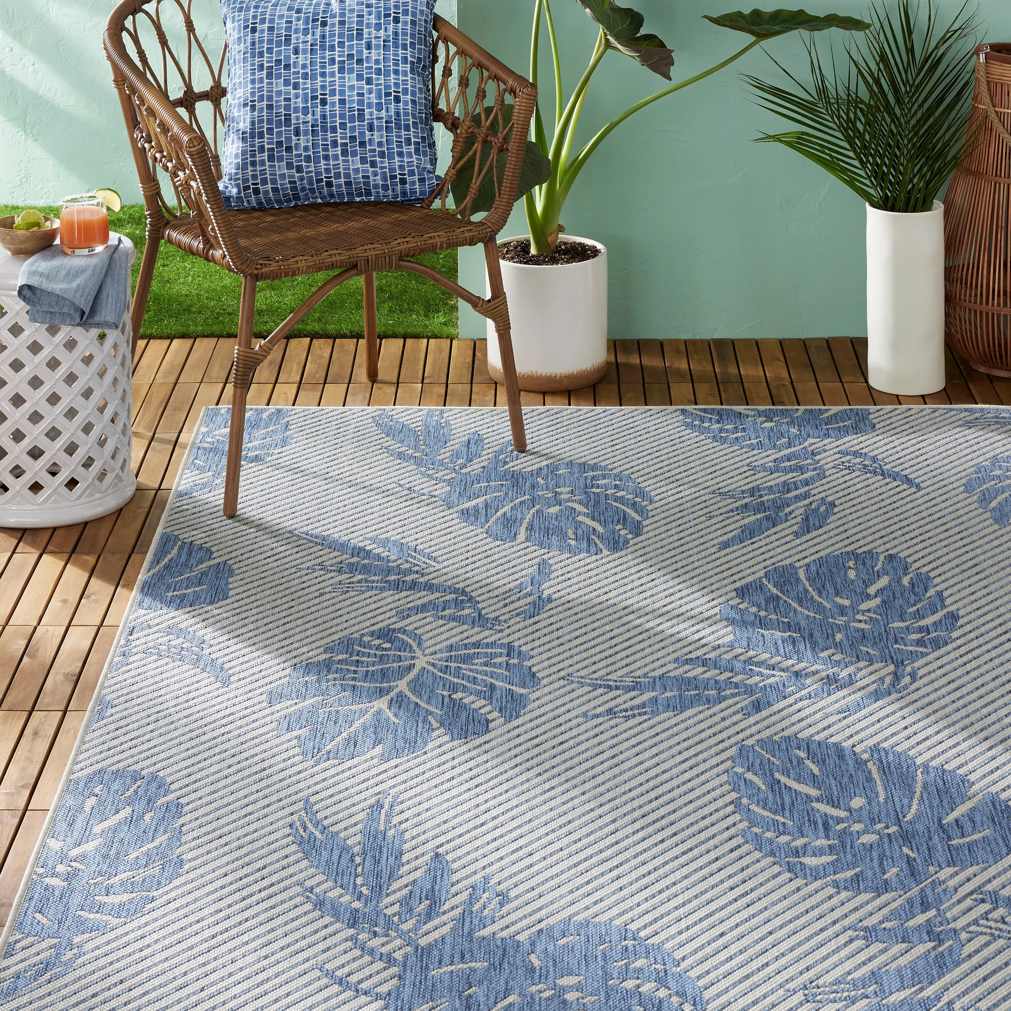 Tommy Bahama Palm Coastal Indoor/Outdoor Area Rug