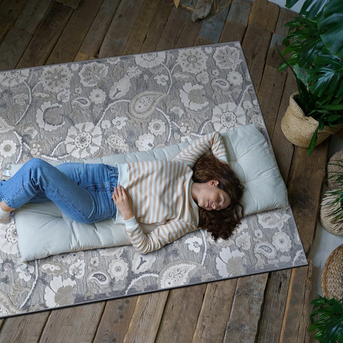 VILLADECOR Spread Indoor Outdoor Area Rug Low High Pile Rugs For Patio