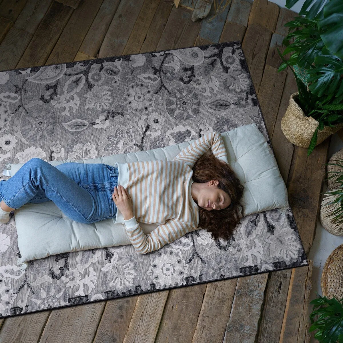 VILLADECOR Spread Indoor Outdoor Area Rug Low High Pile Rugs For Patio