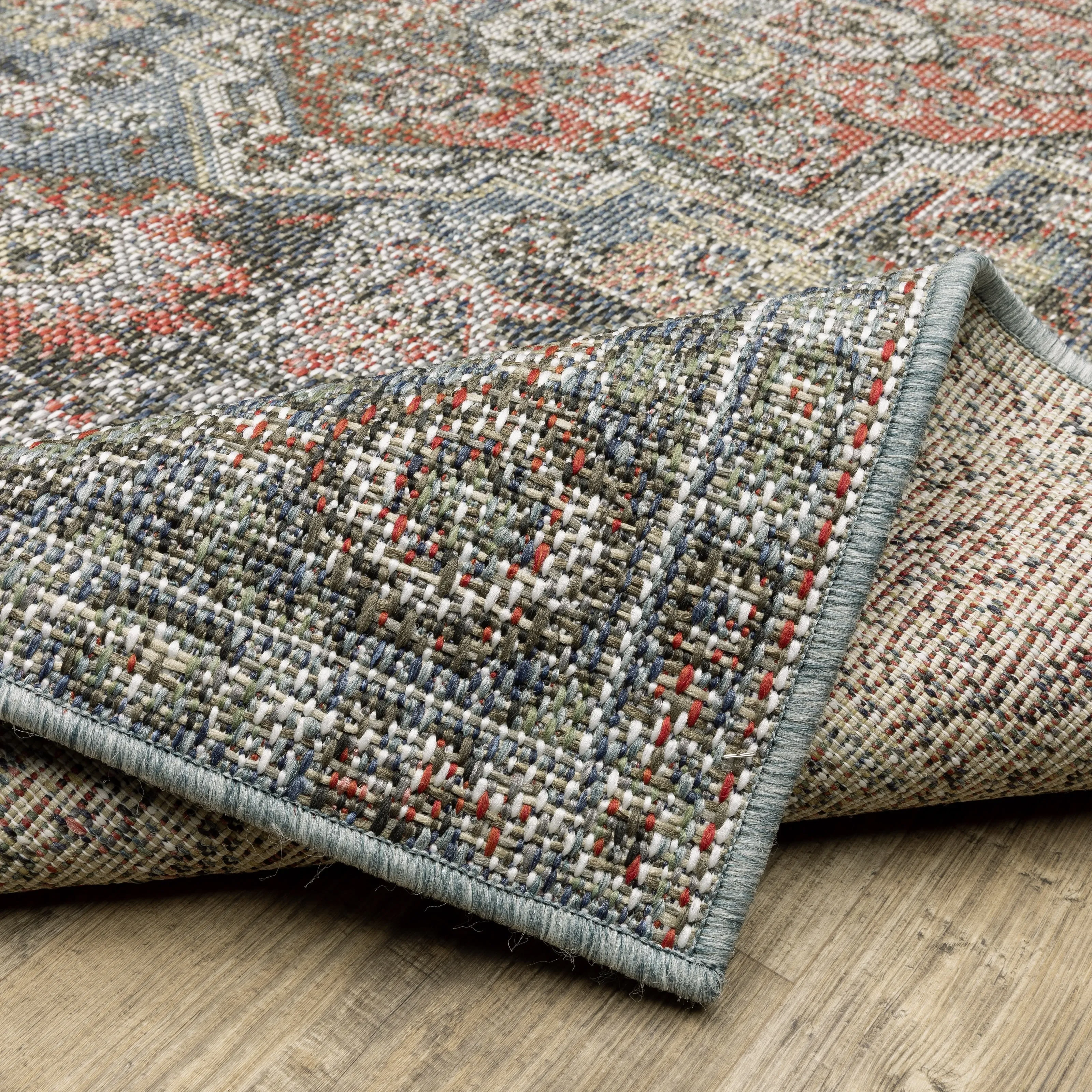 Vista Home Calla Traditional Medallion Grey/ Multi Indoor/Outdoor Area Rug