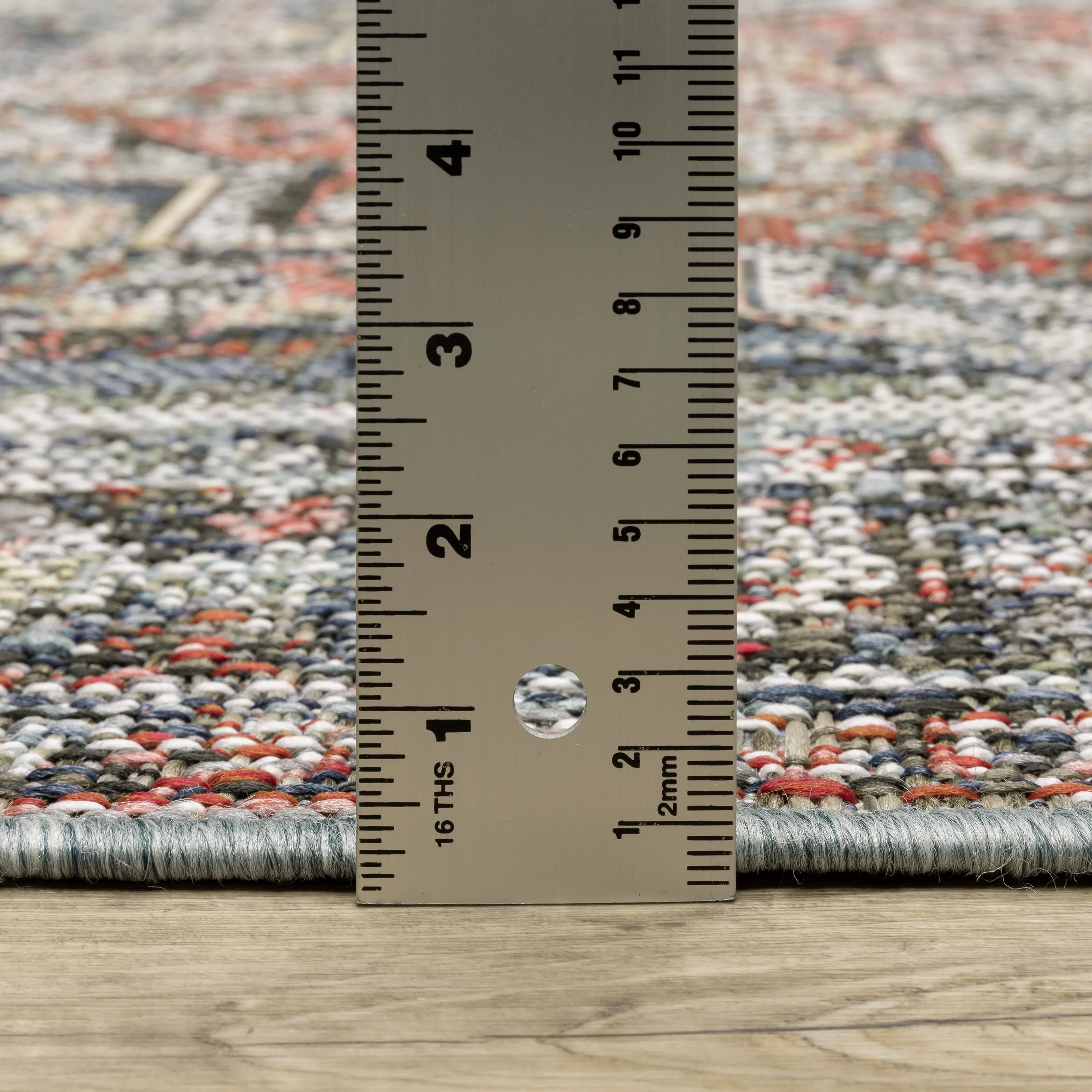 Vista Home Calla Traditional Medallion Grey/ Multi Indoor/Outdoor Area Rug