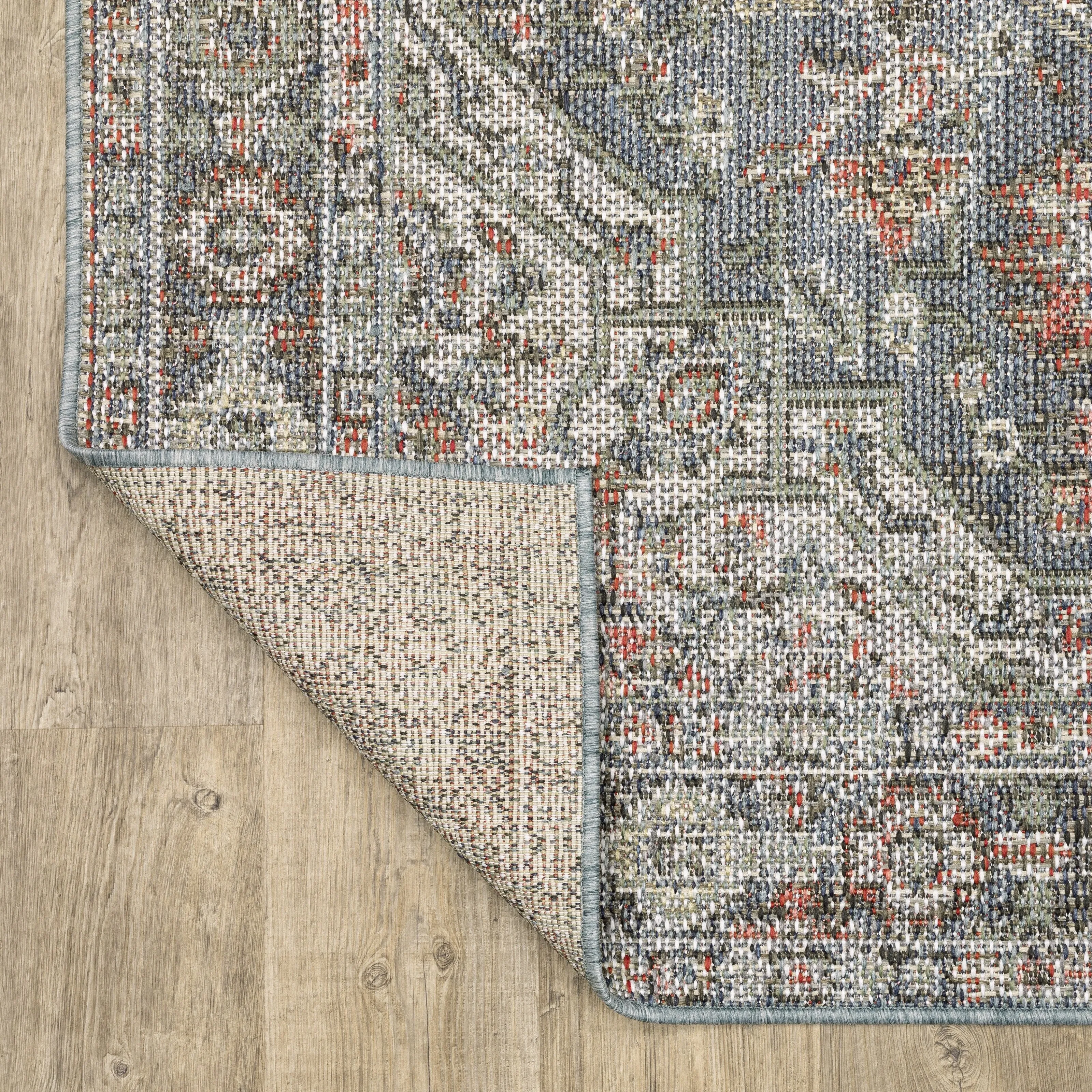 Vista Home Calla Traditional Medallion Grey/ Multi Indoor/Outdoor Area Rug
