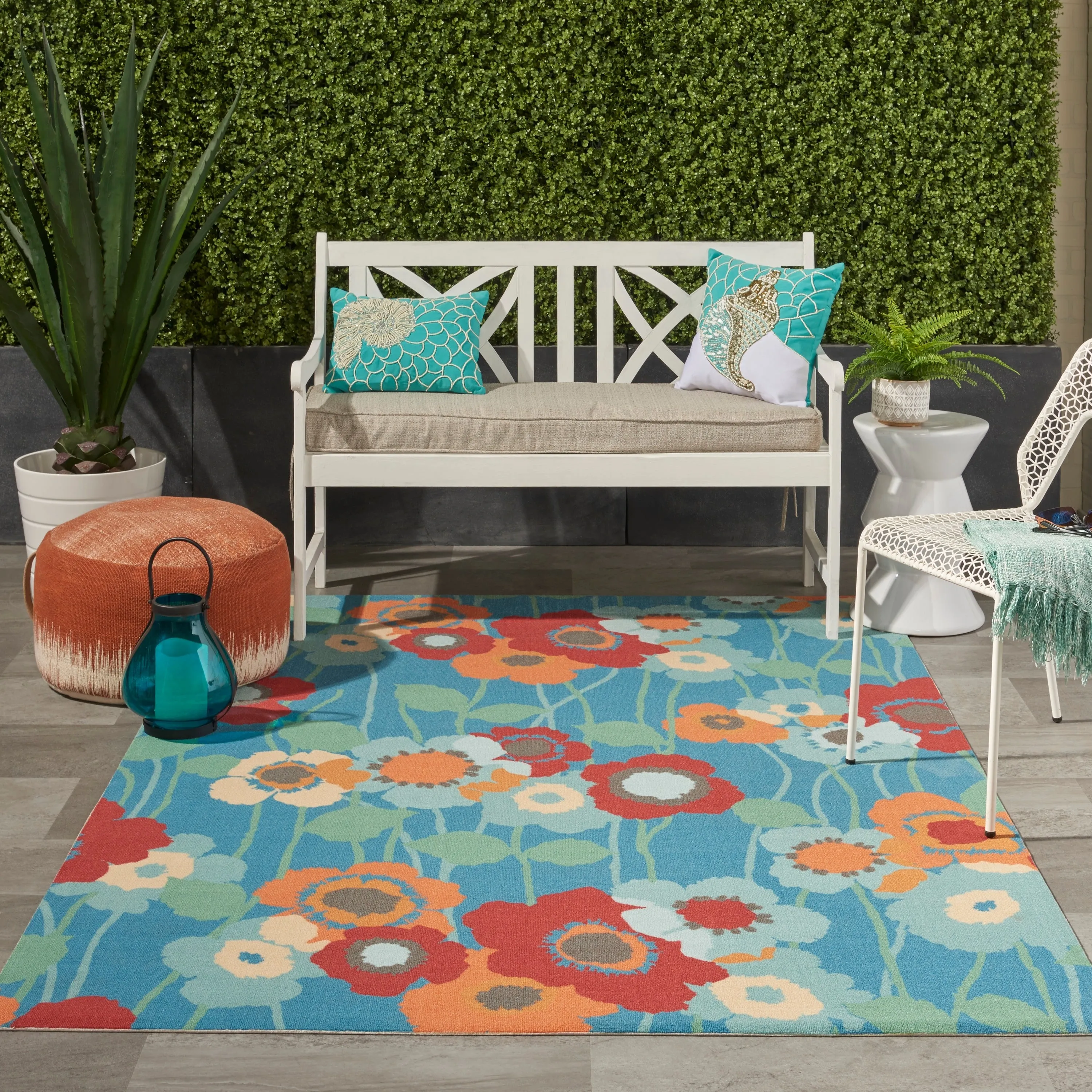 Waverly Sun N' Shade Floral Transitional Indoor/Outdoor Area Rug