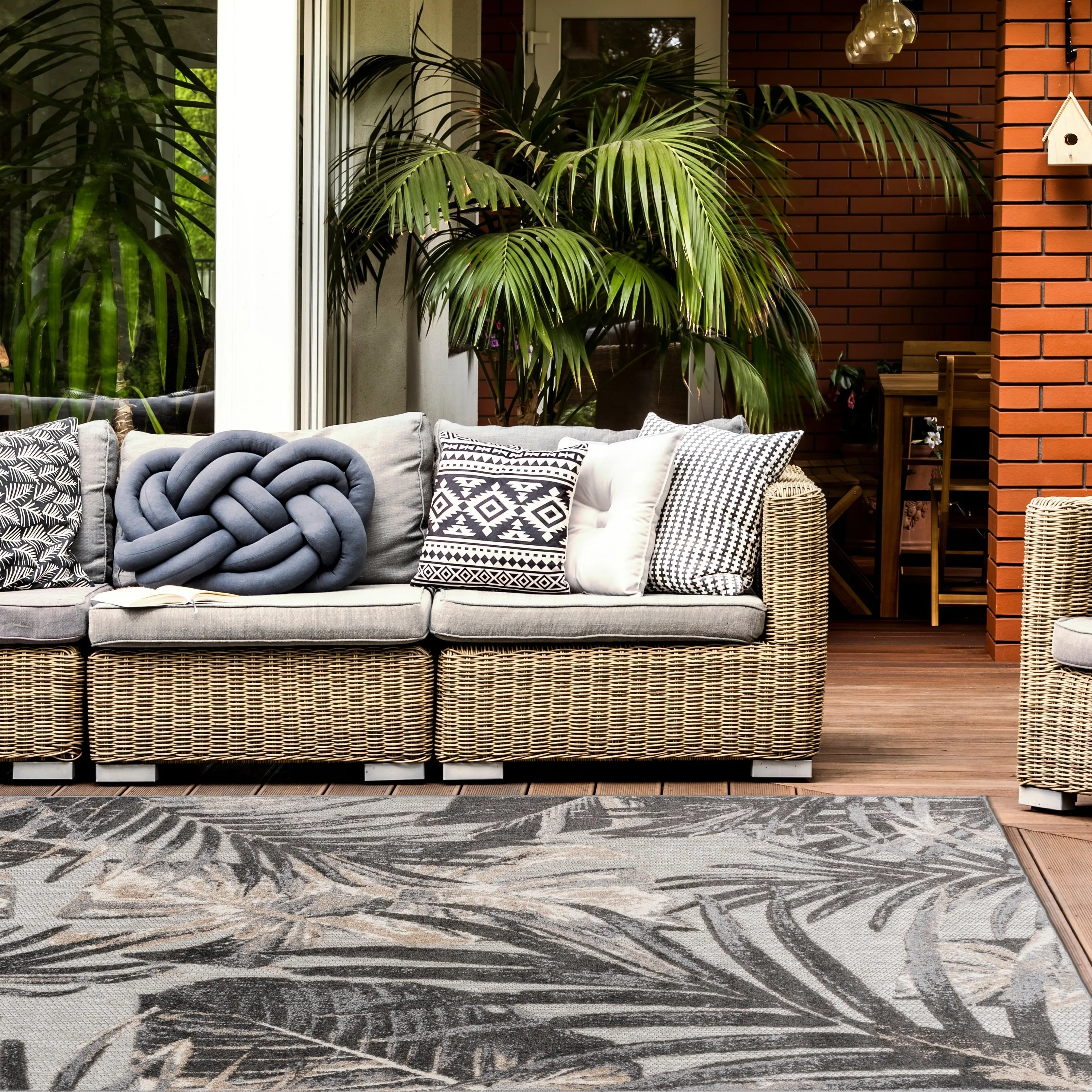 World Rug Gallery Floral Leaves Indoor/Outdoor Area Rug