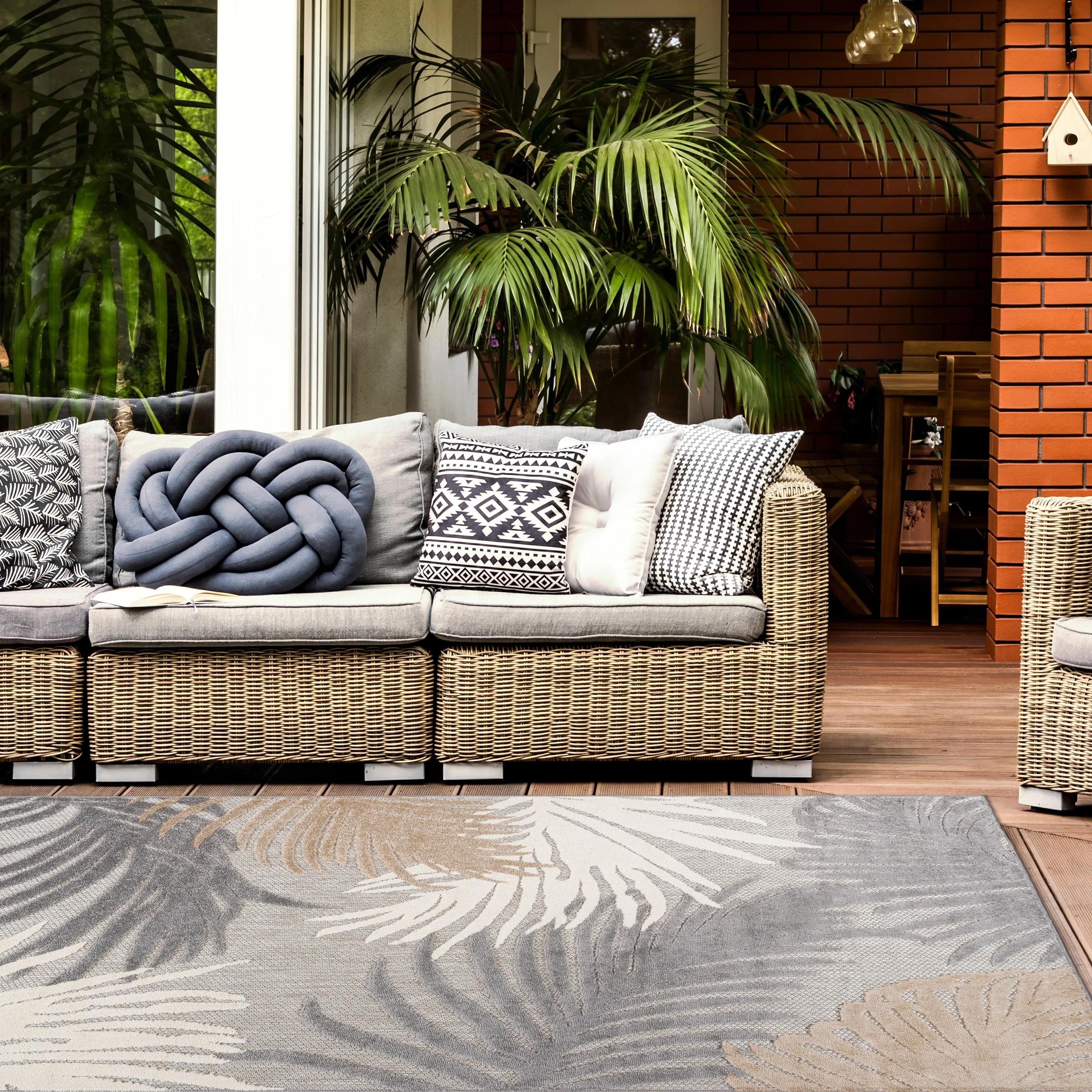World Rug Gallery Tropical Floral Indoor/Outdoor Area Rug