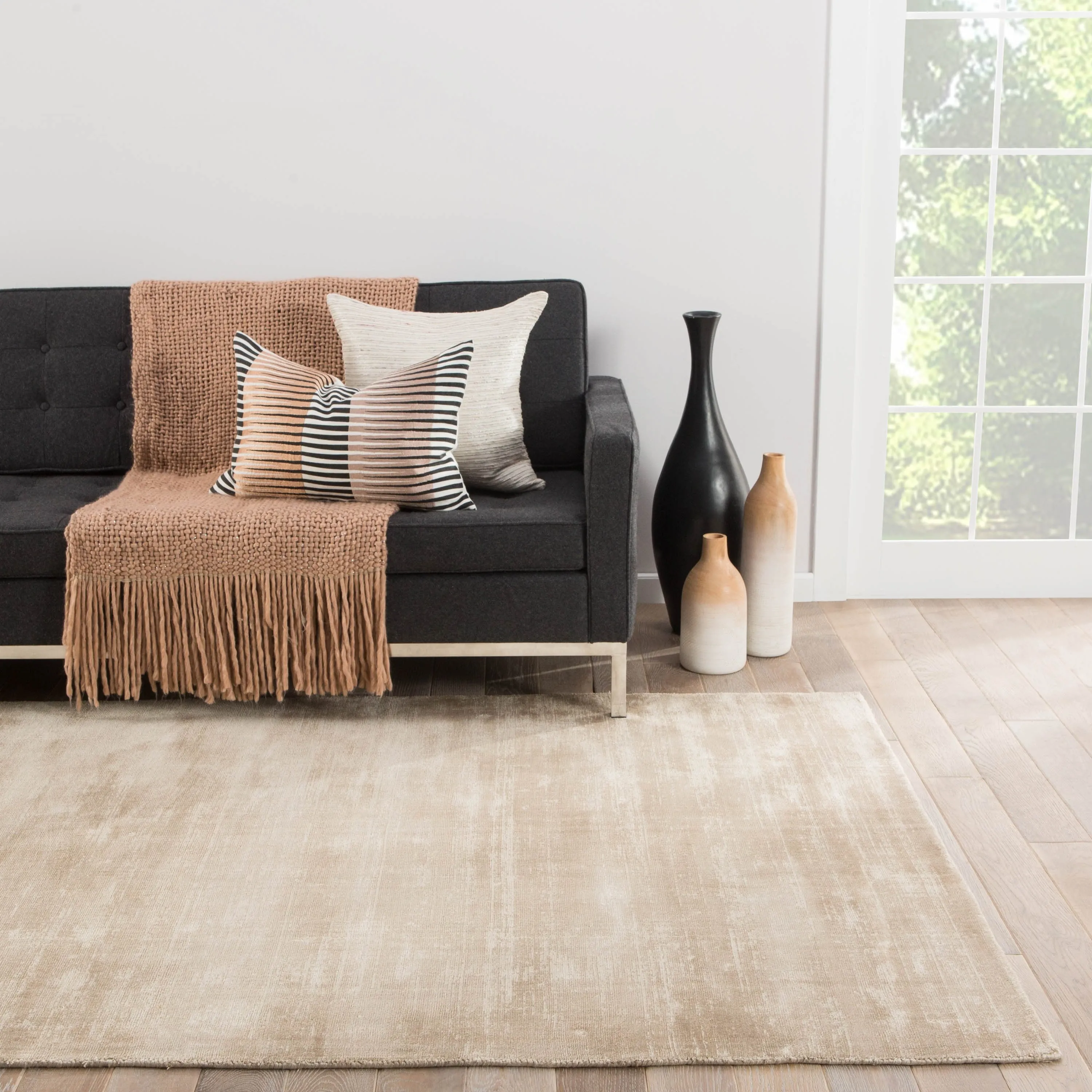 Yasmin Handmade Solid Area Rug