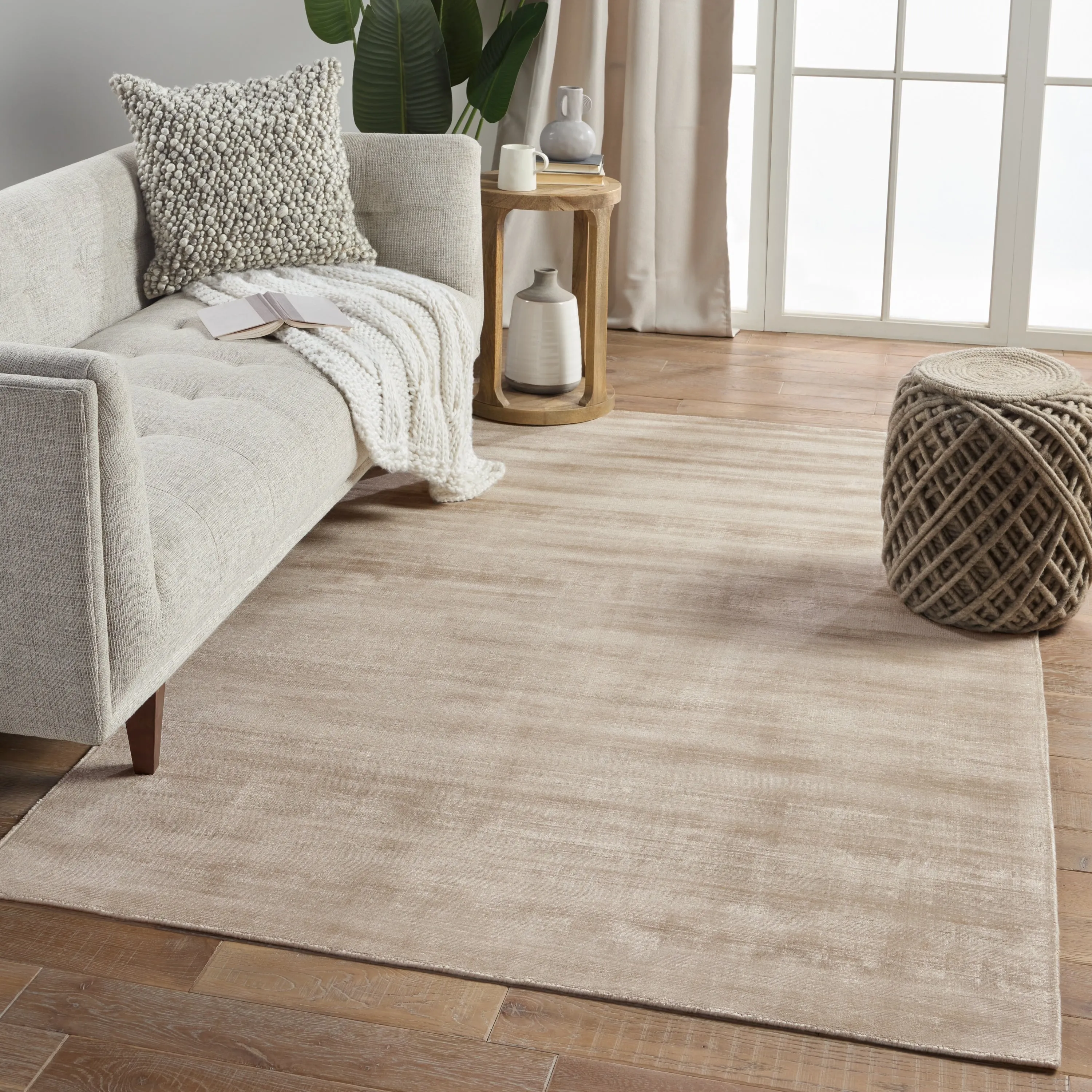 Yasmin Handmade Solid Area Rug