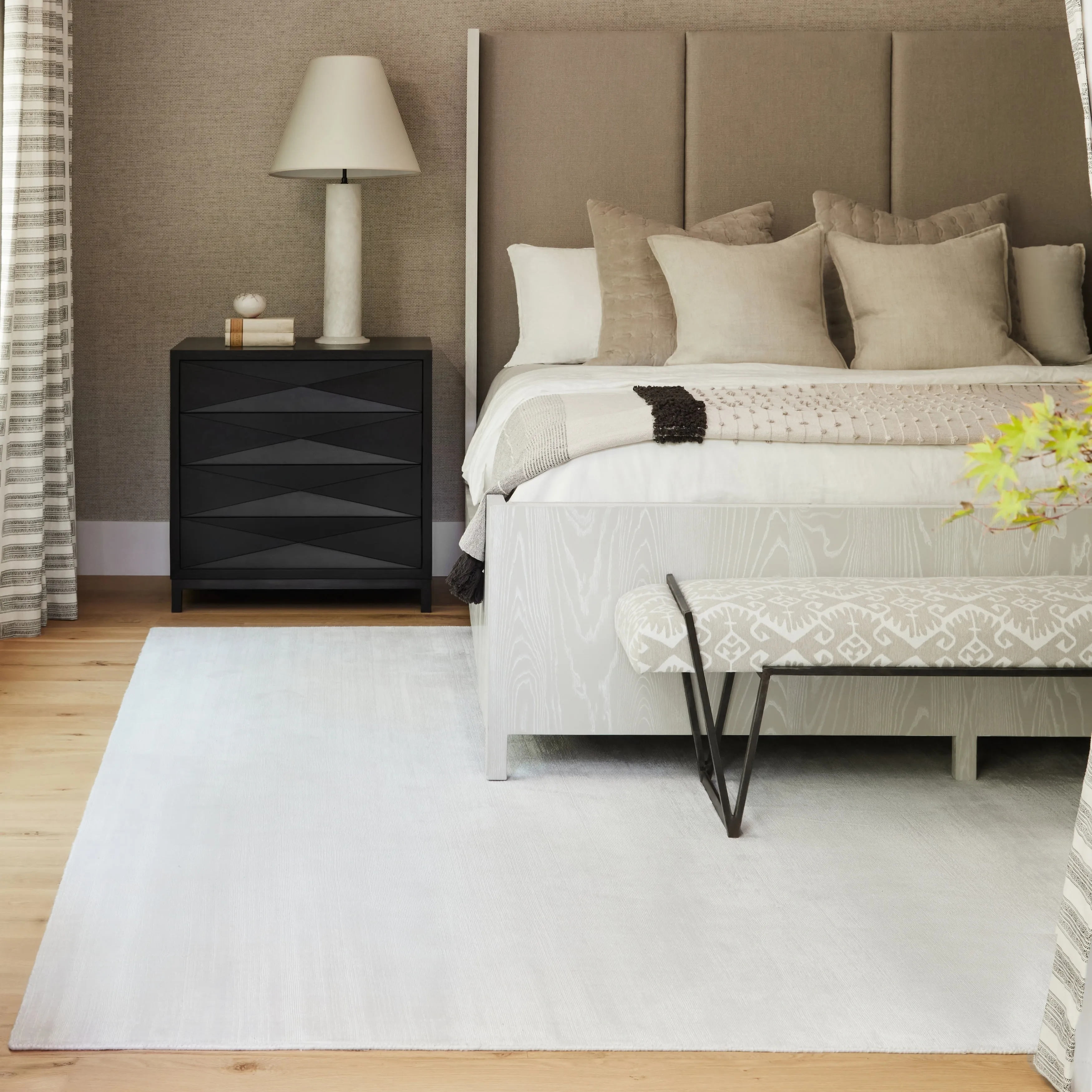 Yasmin Handmade Solid Area Rug